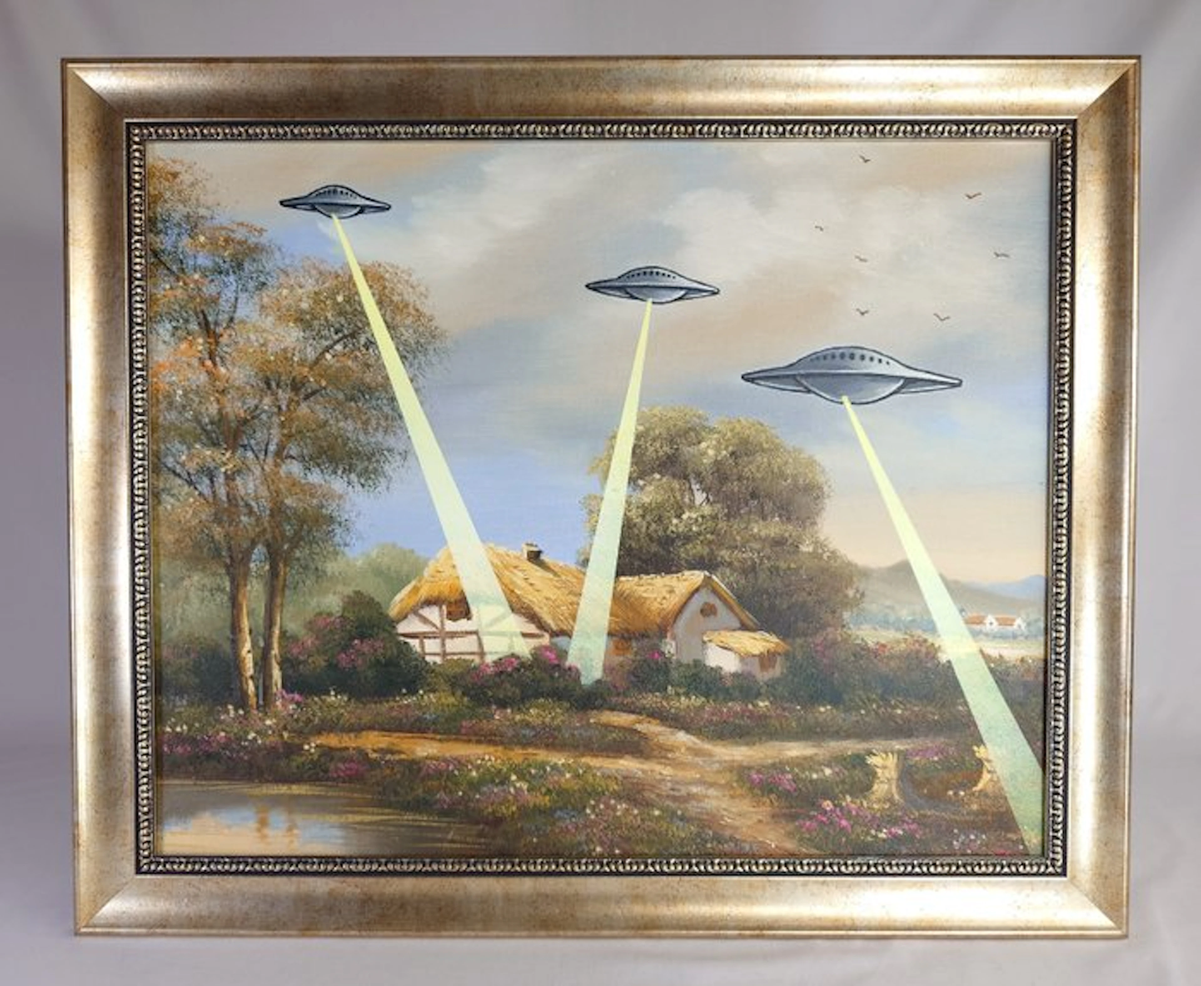Fictional World (1980) - Banksy´s Glowing UFO Invasion
