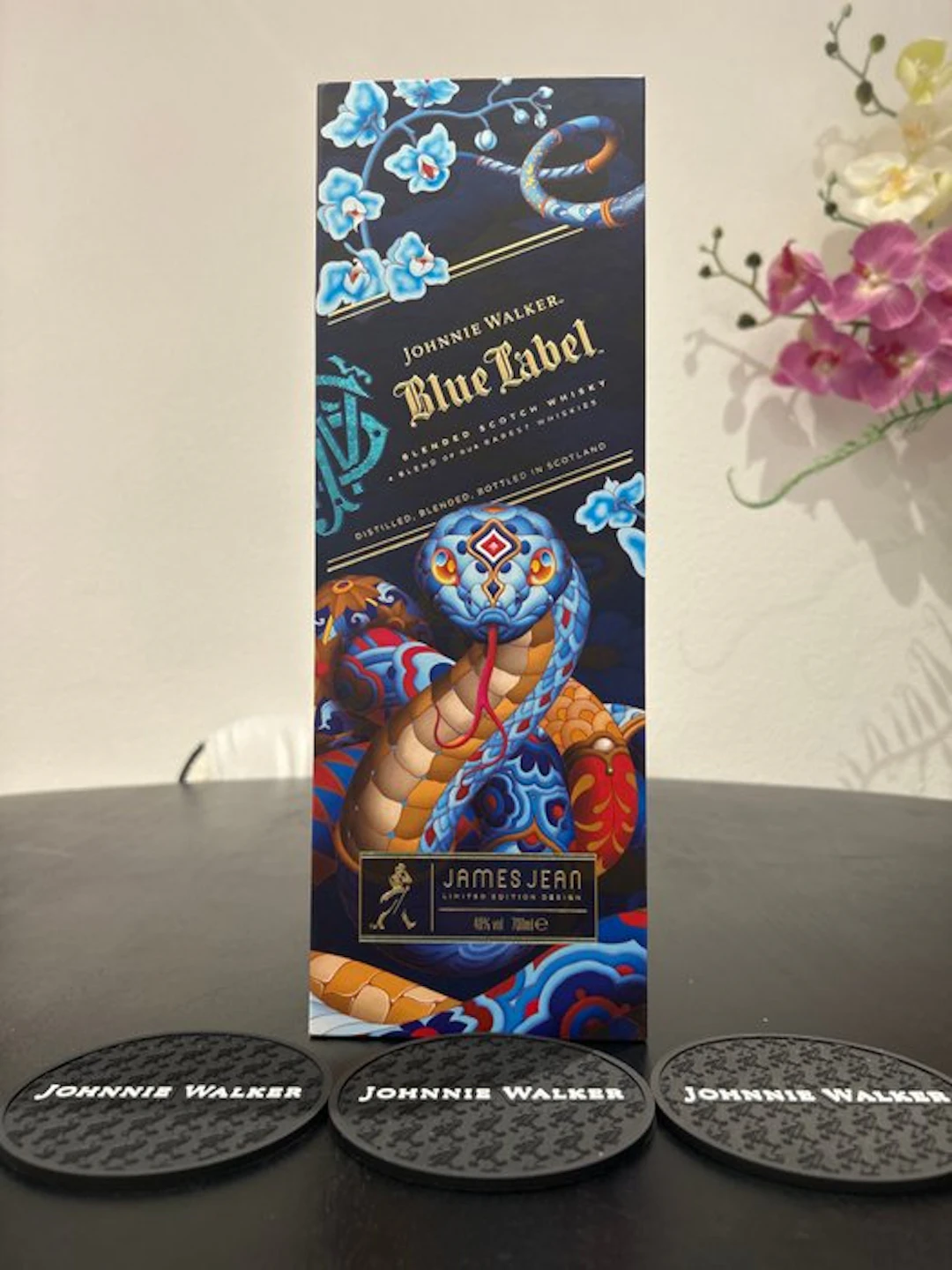 Johnnie Walker Blue Label Year Of The Snake - James Jean - b. 2024 - 70cl