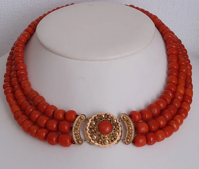 Chain - 14 kt. Yellow gold - Red coral