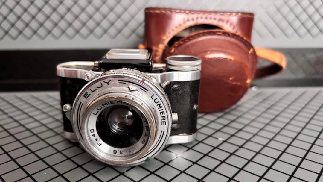 Lumière Eljy Analogue camera