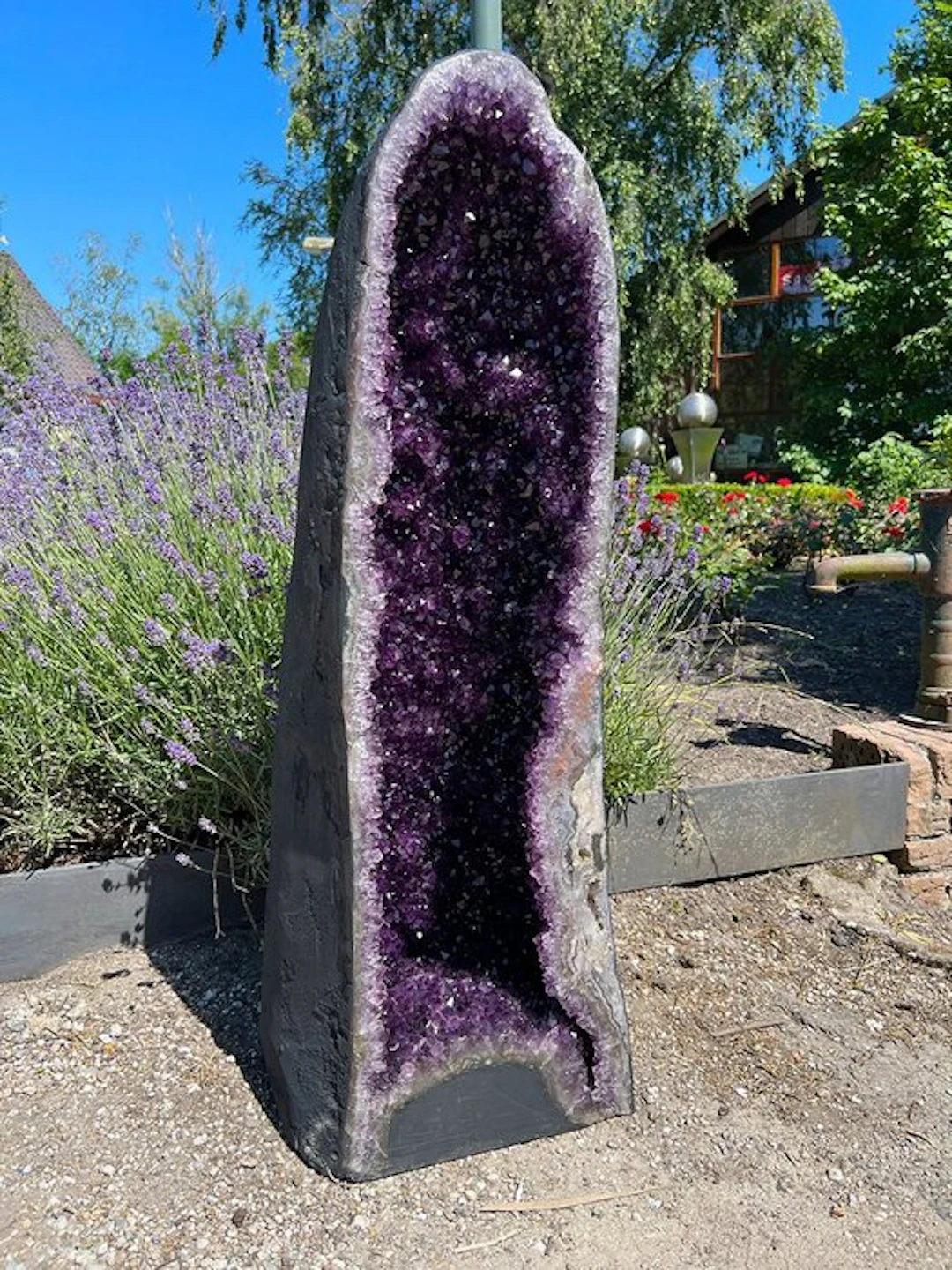 Amethyst Geode - Height: 100 cm - Width: 20 cm- 80 kg - (1)