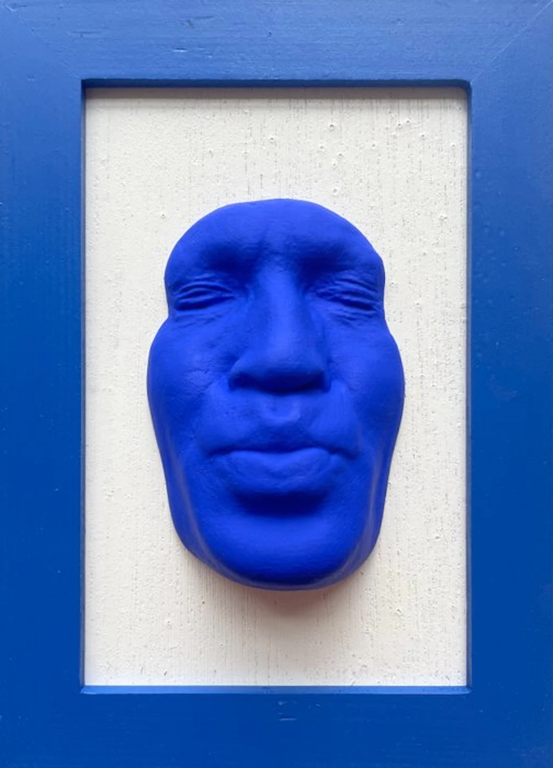 gregos - Blue kiss on white background-blue frame