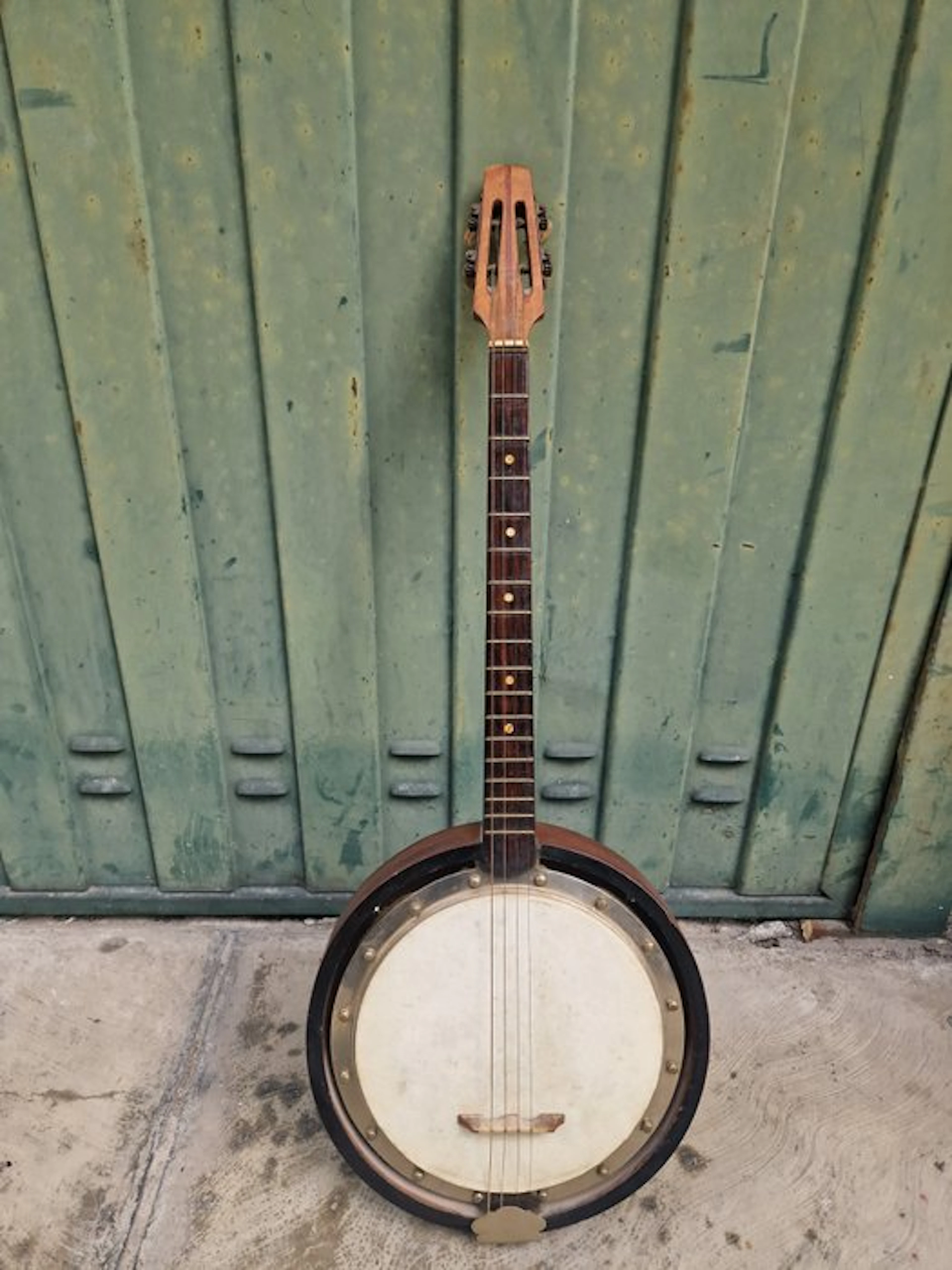 V. Jacobacci - Banjo tenore - - Four-stringed banjo...