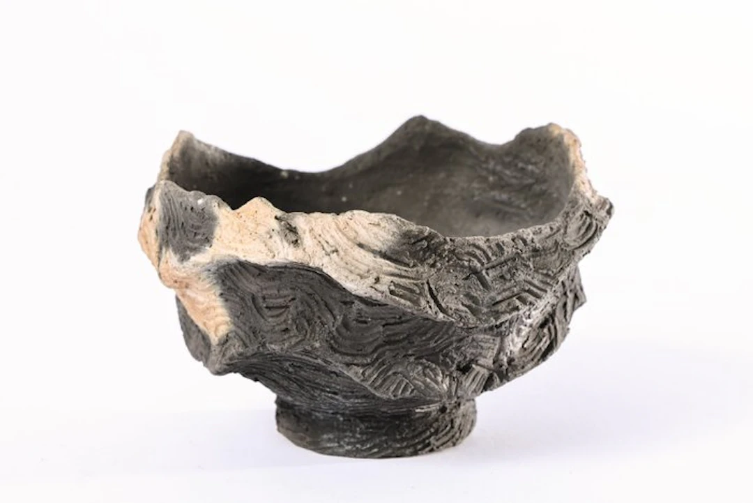 Jinnai Sakata – Sculptural black ceramic bowl – Mashiko...