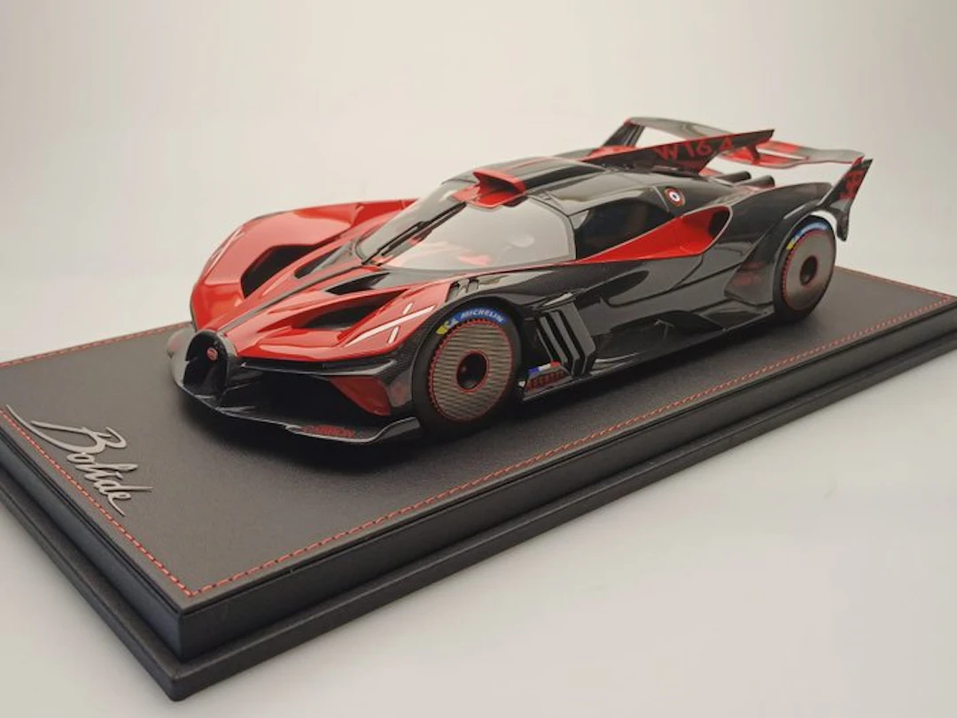 MCM 1:18 - Model car - Bugatti Bolide - Rood/Carbon - Limited 50pcs.