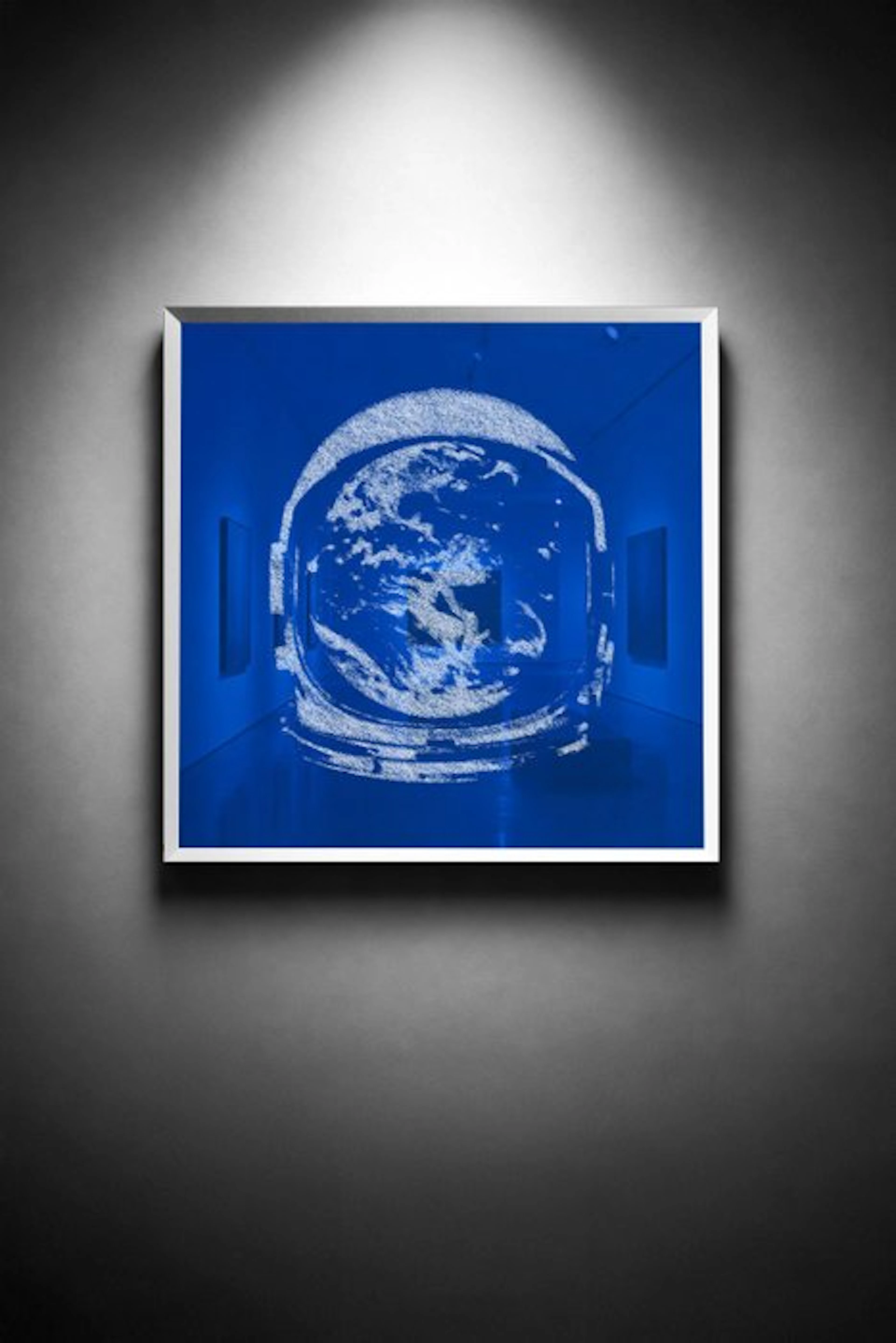 Tijs Dragtsma (1992) - Earth Held in Blue