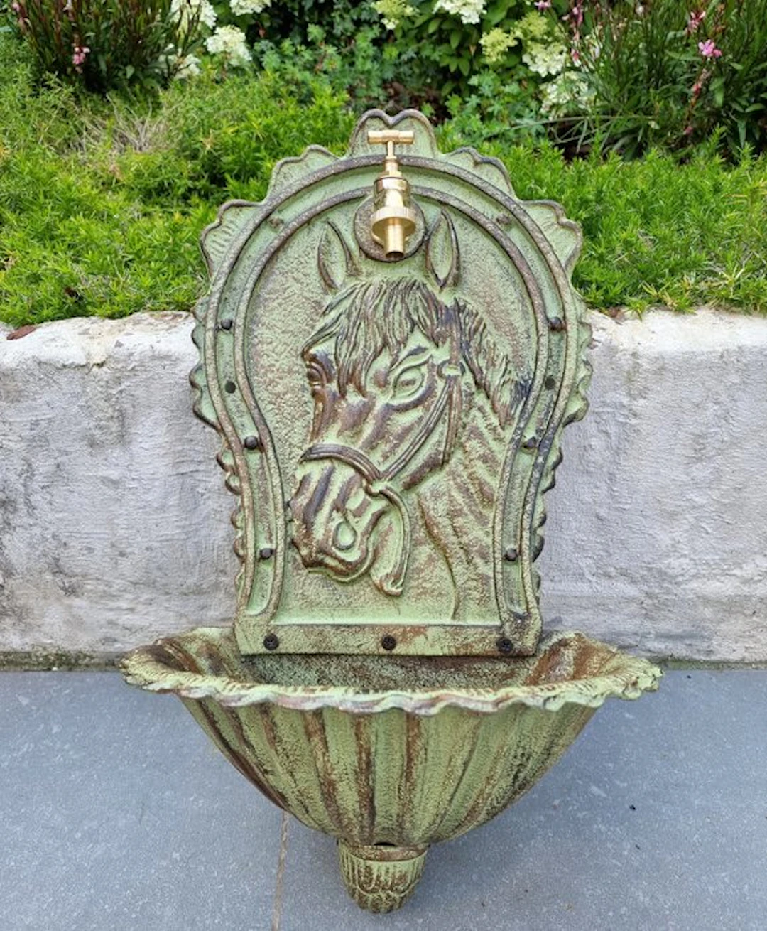 Decorative ornament - Europe - Cast Iron Wall Fountain