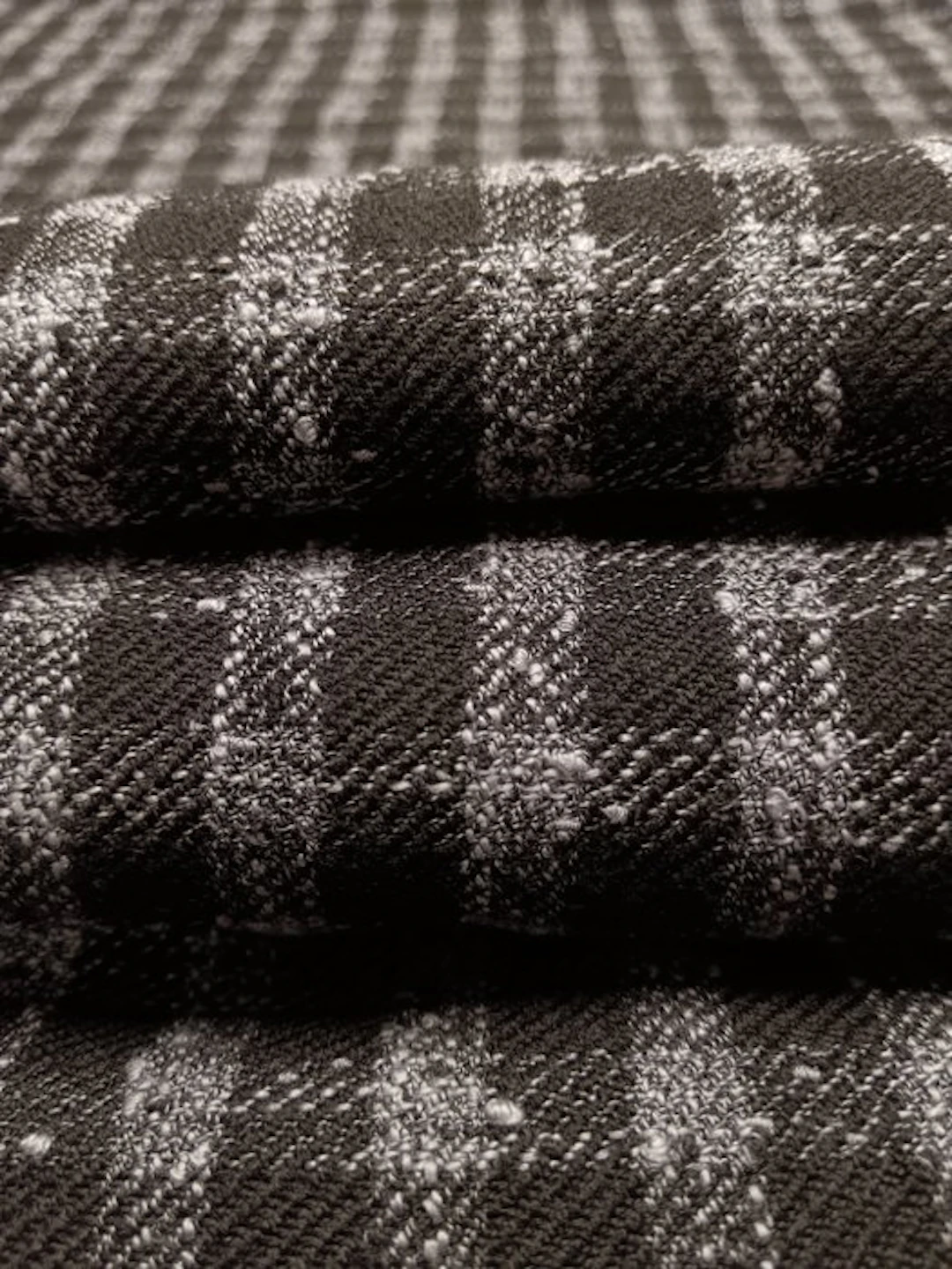 Linen-wool E 436 measures 7 x 1.60 m