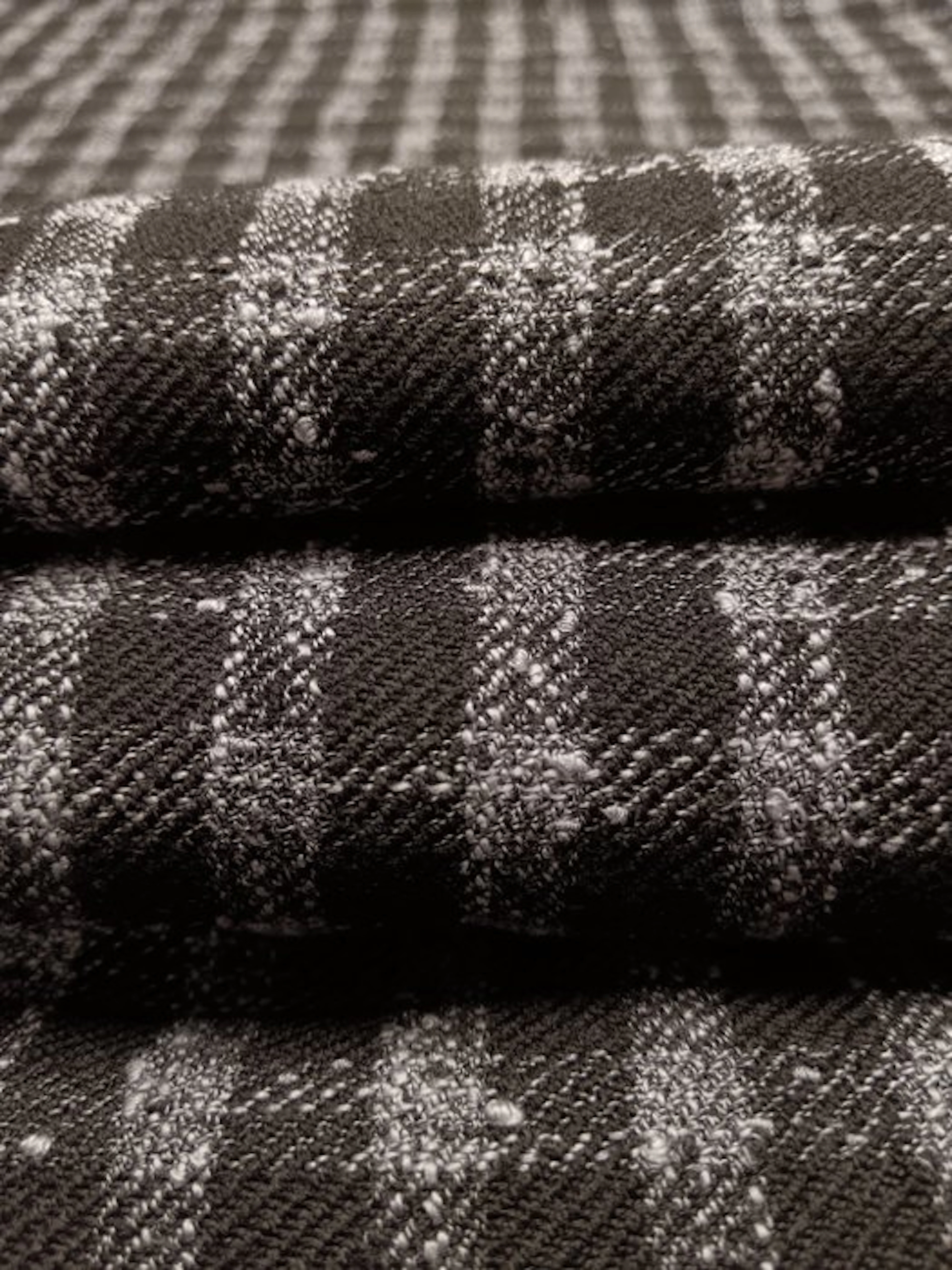 Linen-wool E 436 measures 7 x 1.60 m