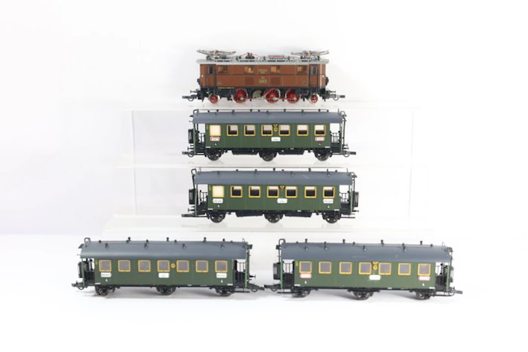 Roco H0 - 43048 - Train set (1) - 5-piece set with locomotive and 4 carriages