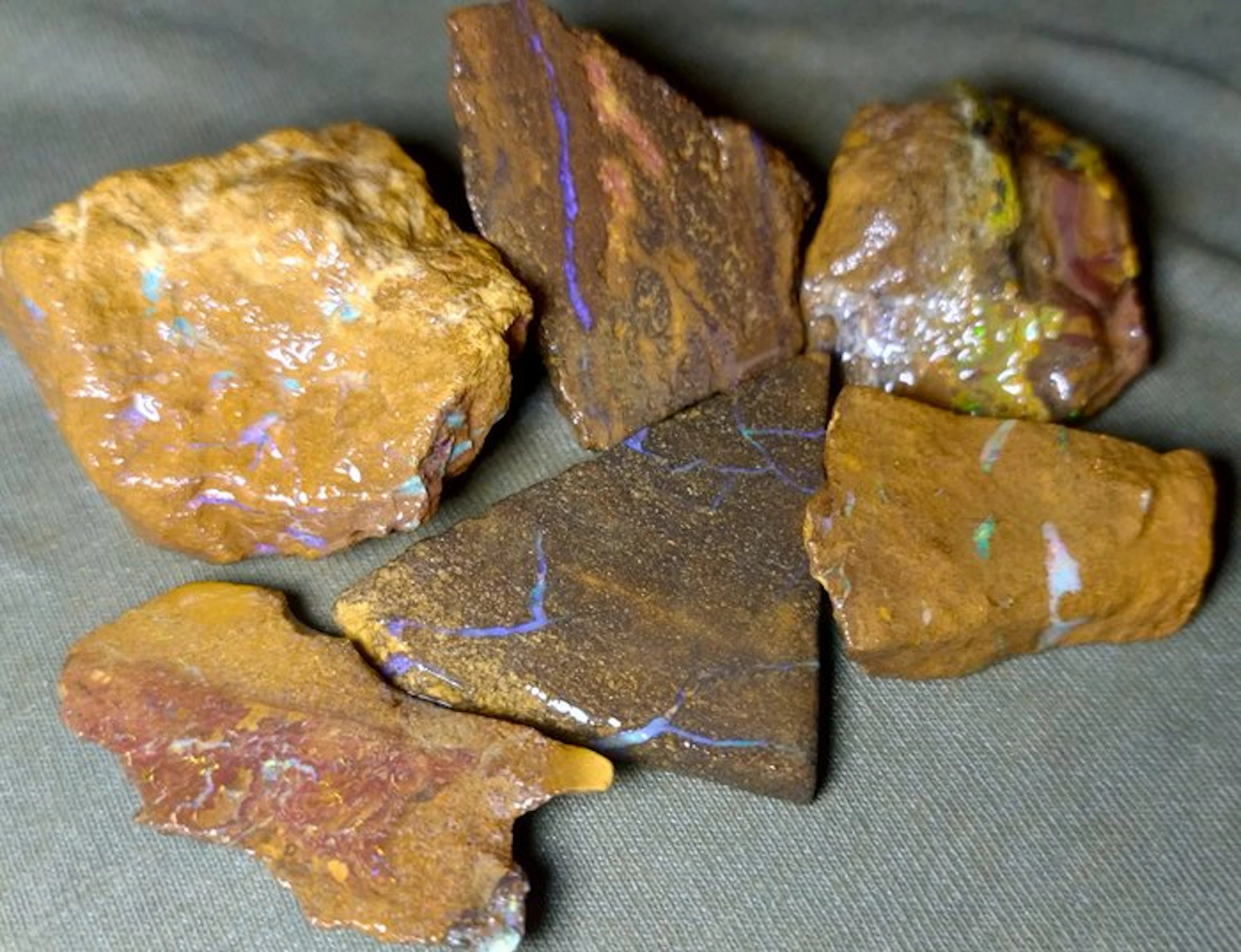 355 cts - Natural Australian Boulder Opals Rough- 71 g