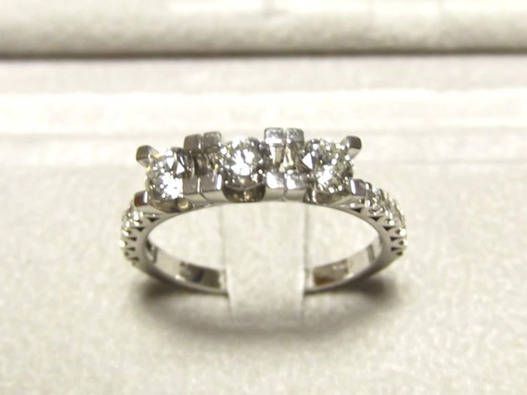 Ring - 18 kt. White gold Diamond (Natural)