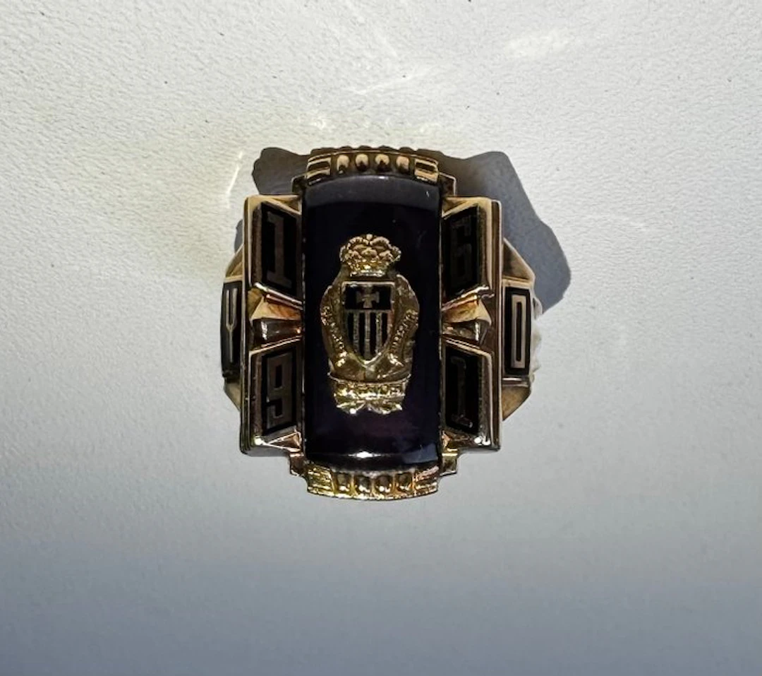 Ring - 10 kt. Yellow gold Onyx