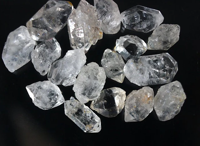 No Reserve - 70.30 ct Herkimer diamond-type...