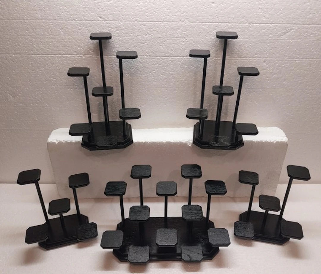 Stand - 5 wooden stands with a total of 36 small displays