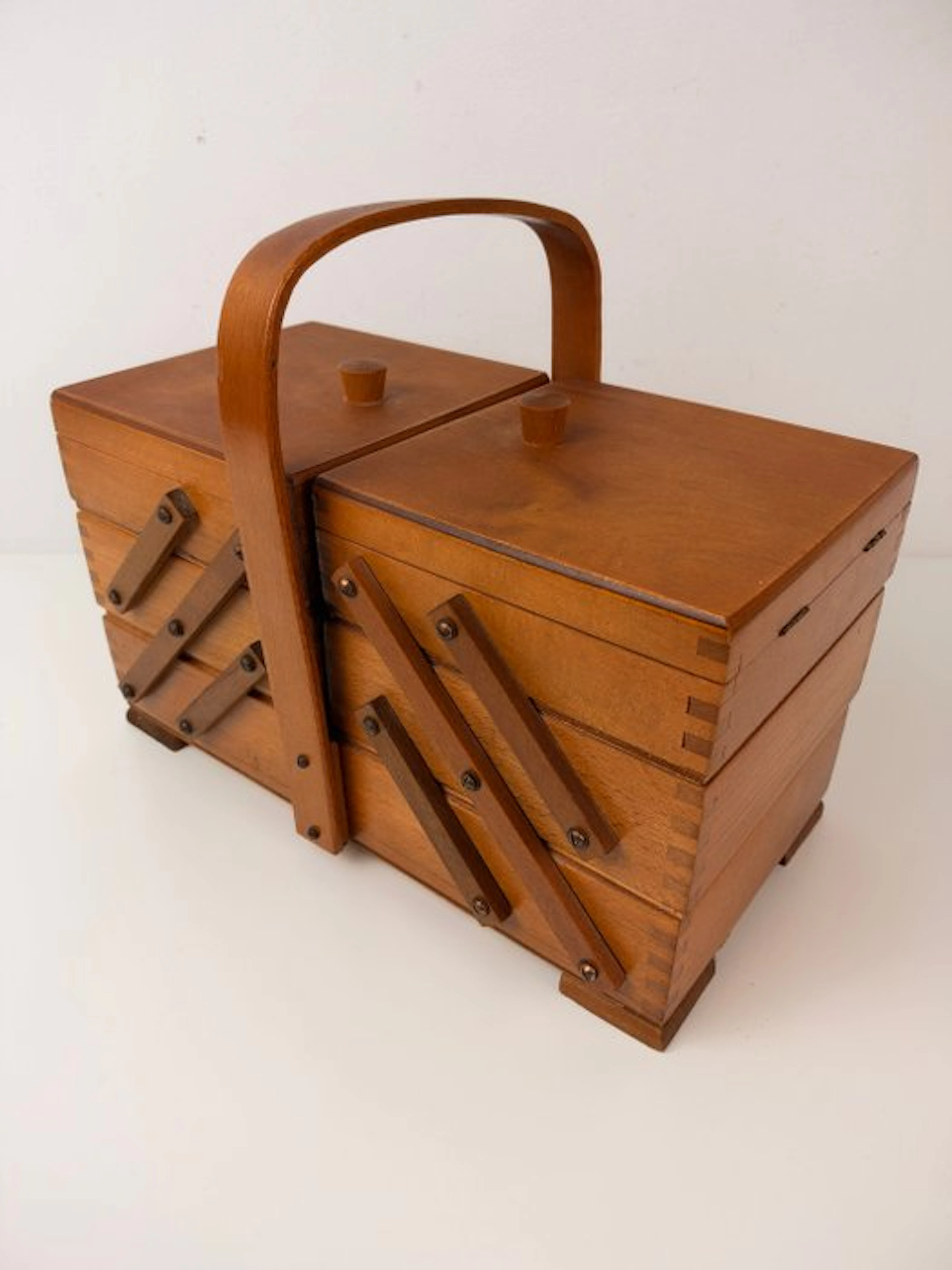 Sewing box - Wooden sewing box with sliding compartments and contents - Wood