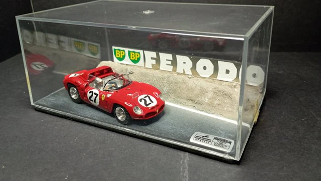 ART Modell Diorama 1:43 - Model car - Ferrari 268 SP - Limited edition 352/2000