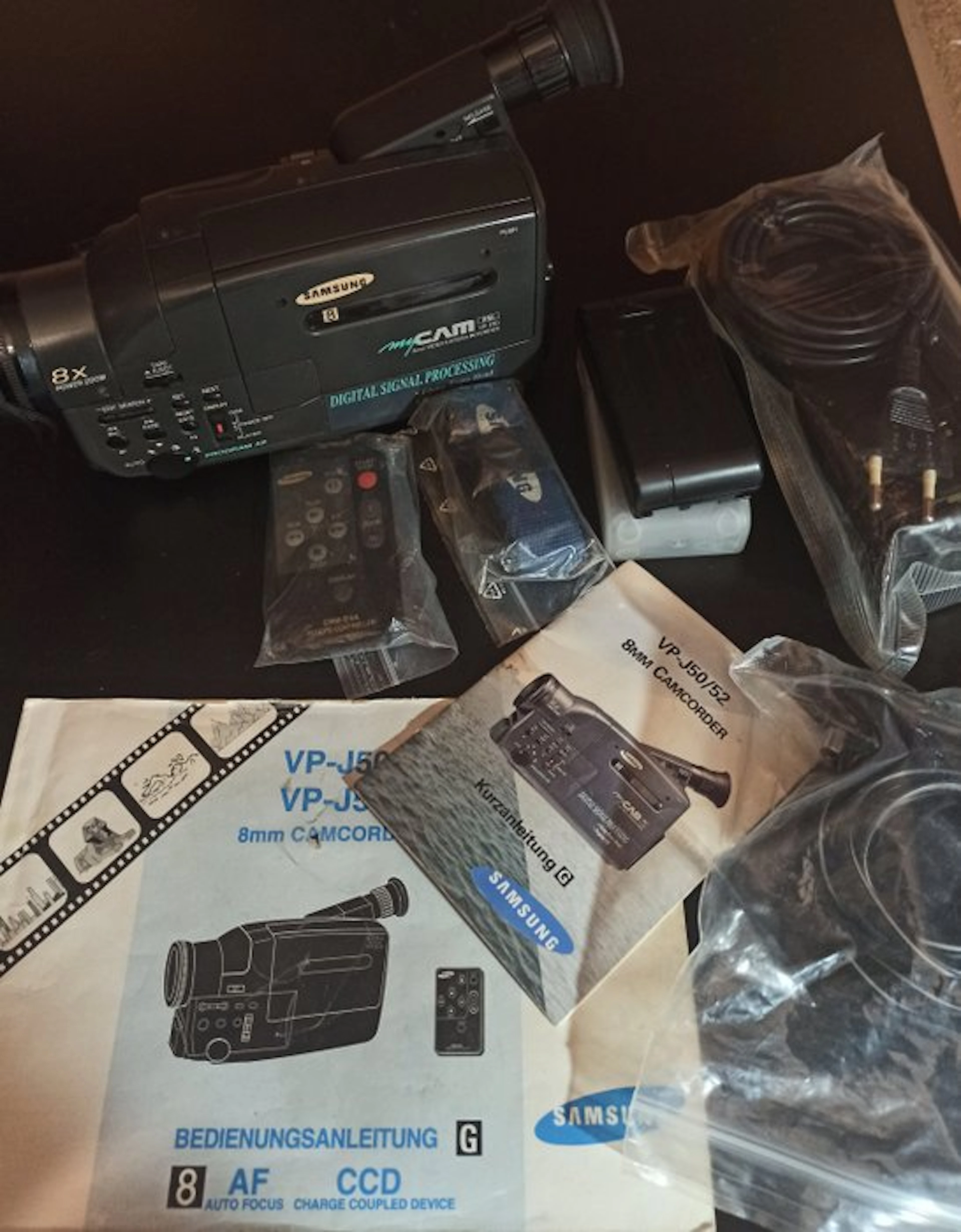 Samsung VP-J50 Video8 camera