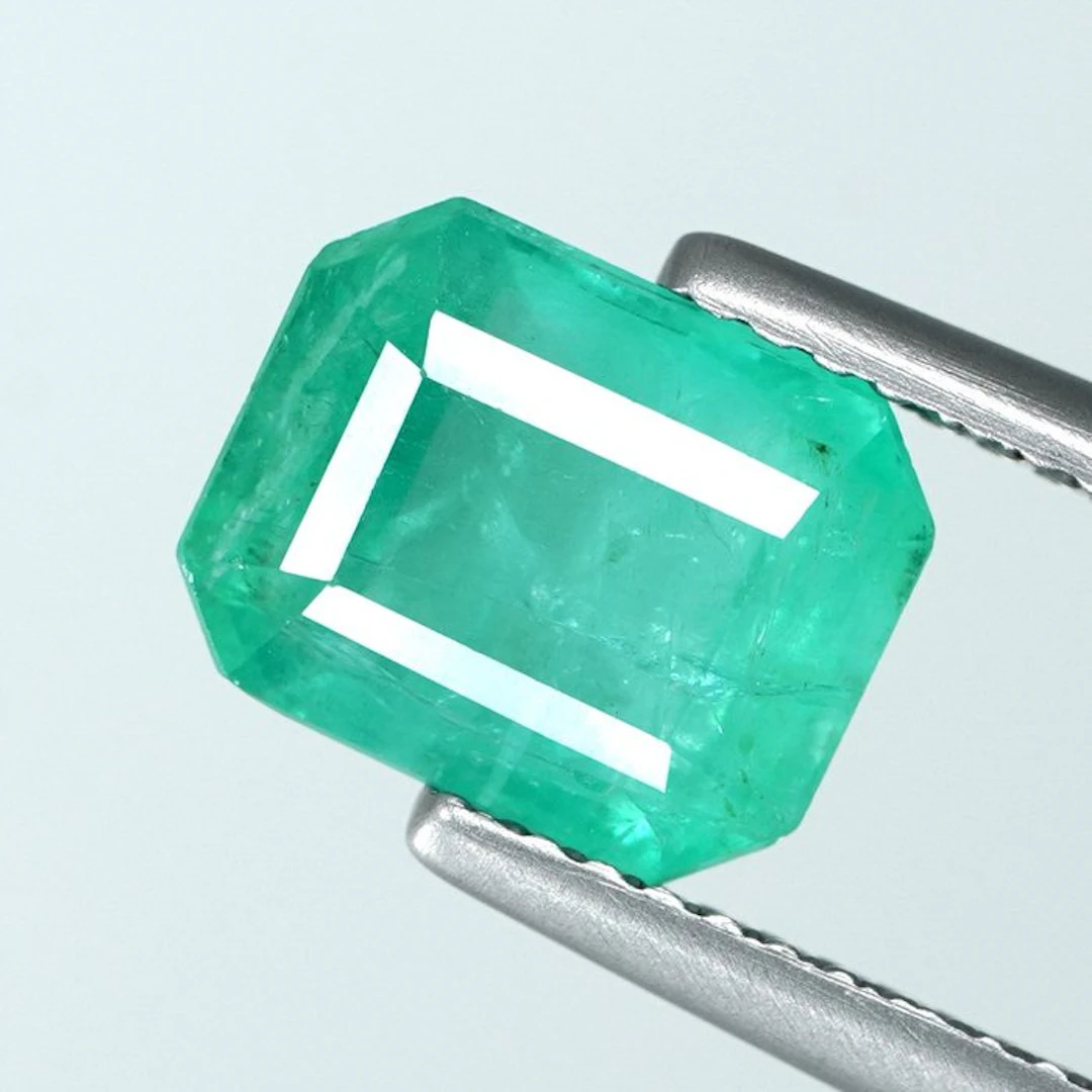 1 pcs Green Emerald - 2.48 ct - Guild Gem Laboratory - Minor Oil