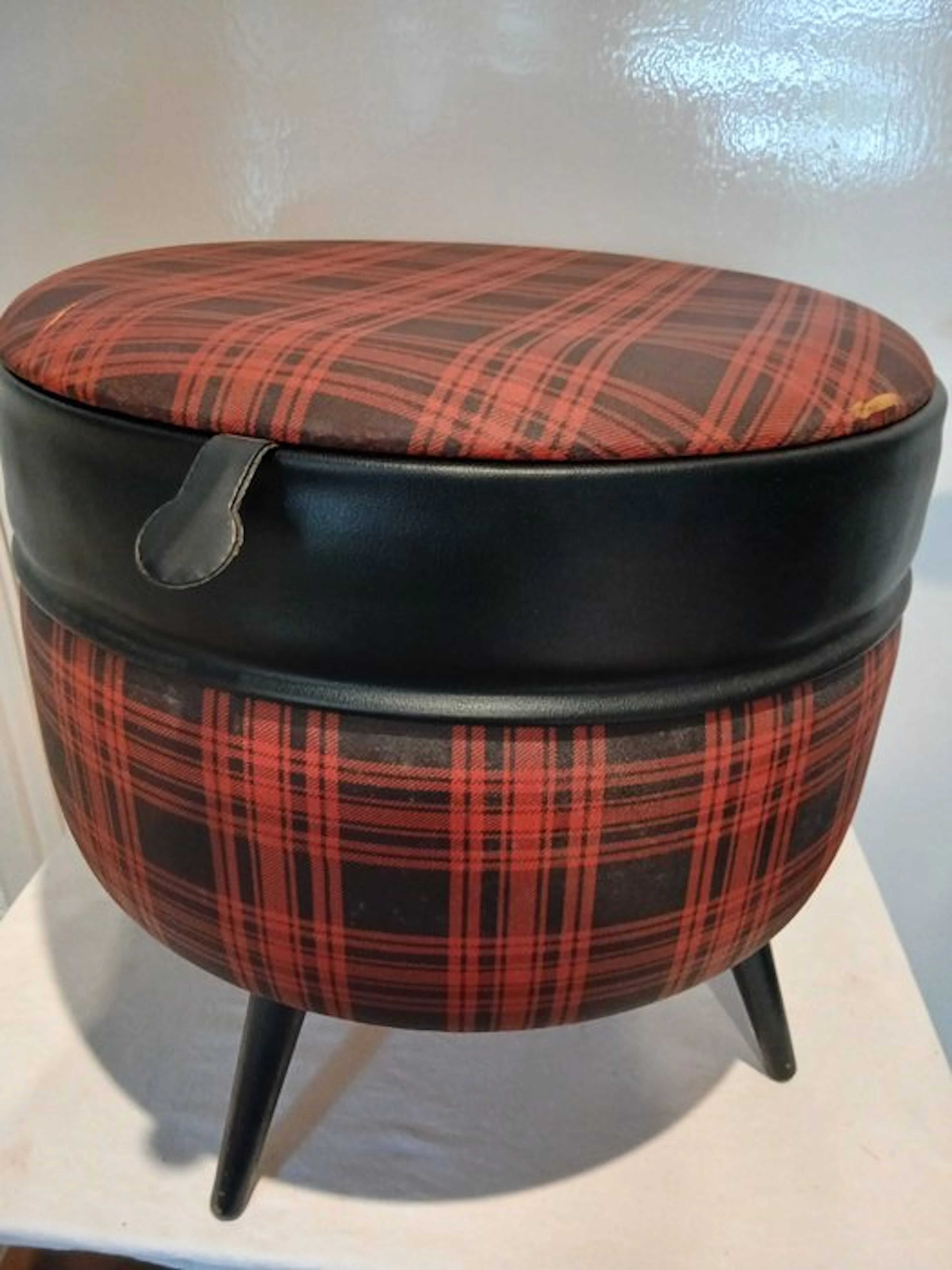 Side table - skaileder, Wood - Vintage naaikist
