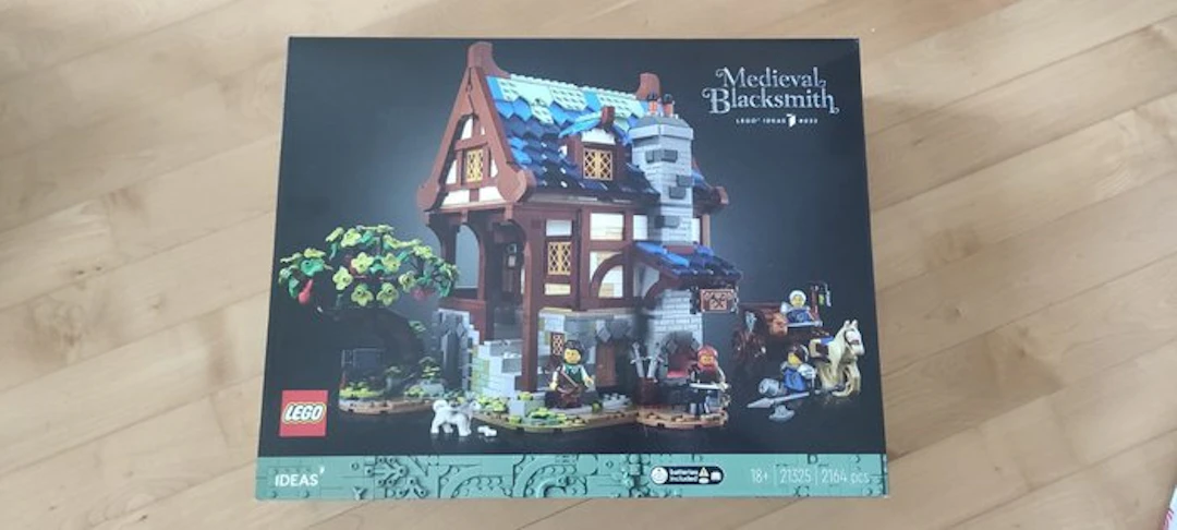 LEGO Set - 21325 - Ideas (CUUSOO) - Medieval Blacksmith