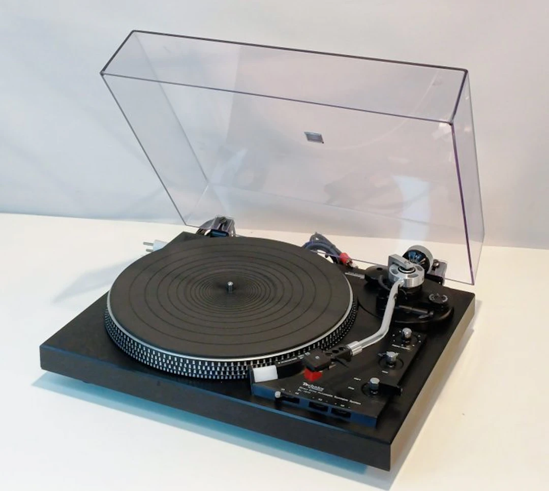 Technics - SL-1910 Turntable