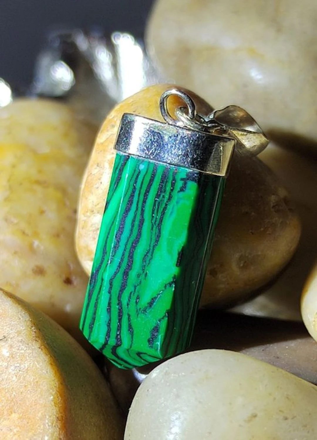 Malachite Pendant - High Quality - 11.85 Cts No Reserve Prices- 2.37 g