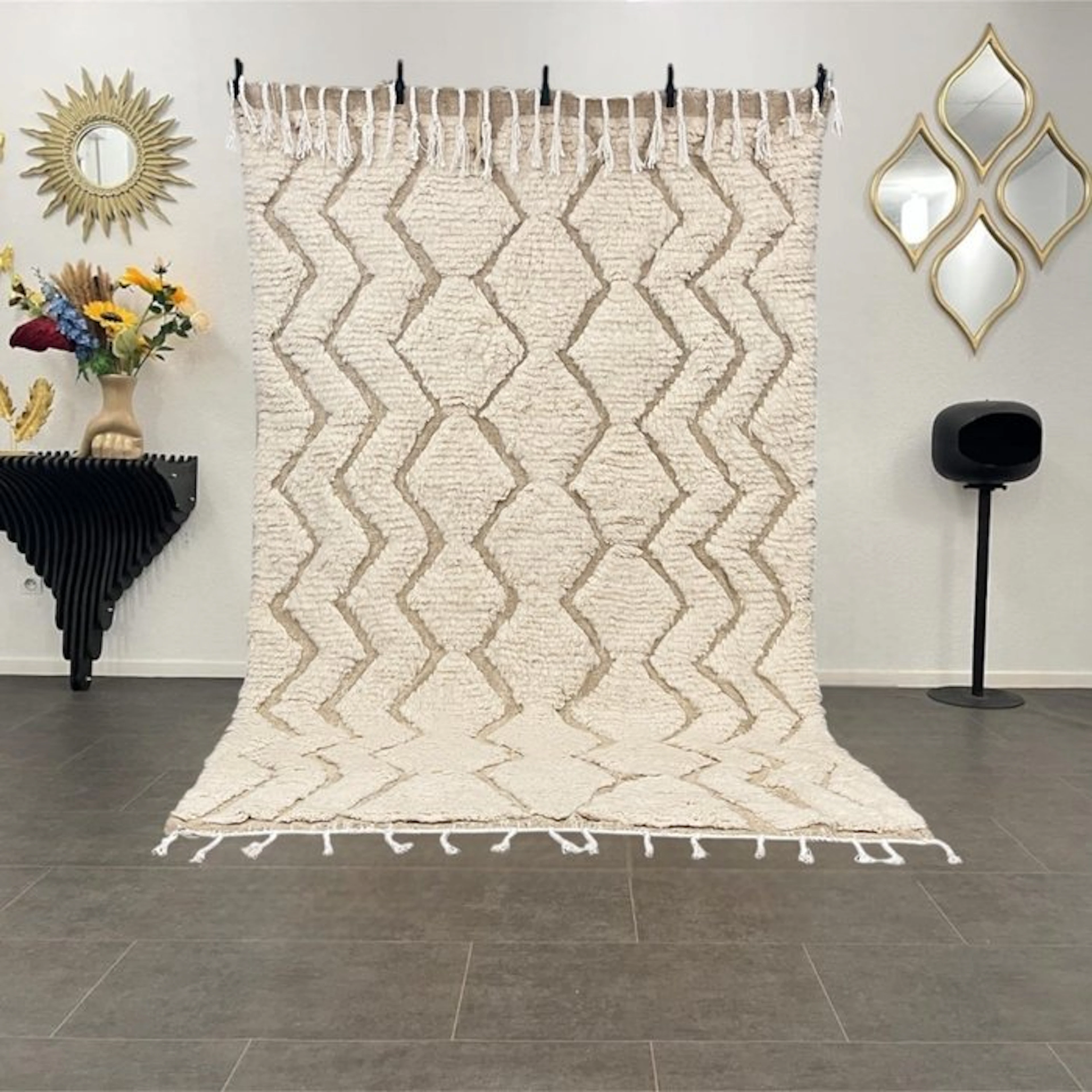 Handmade Moroccan rug – Thick texture – Exclusive design...