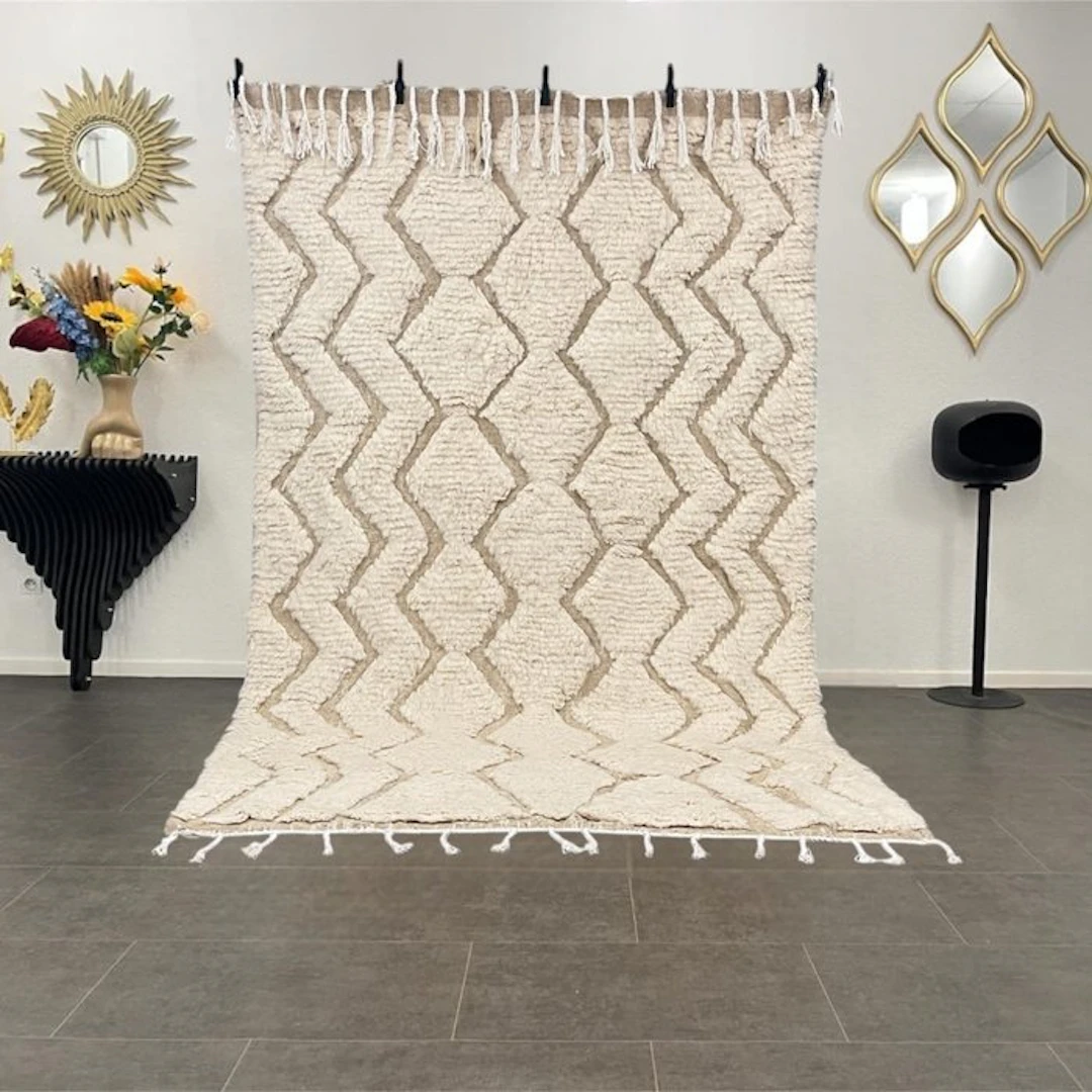 Handmade Moroccan rug – Thick texture – Exclusive design...