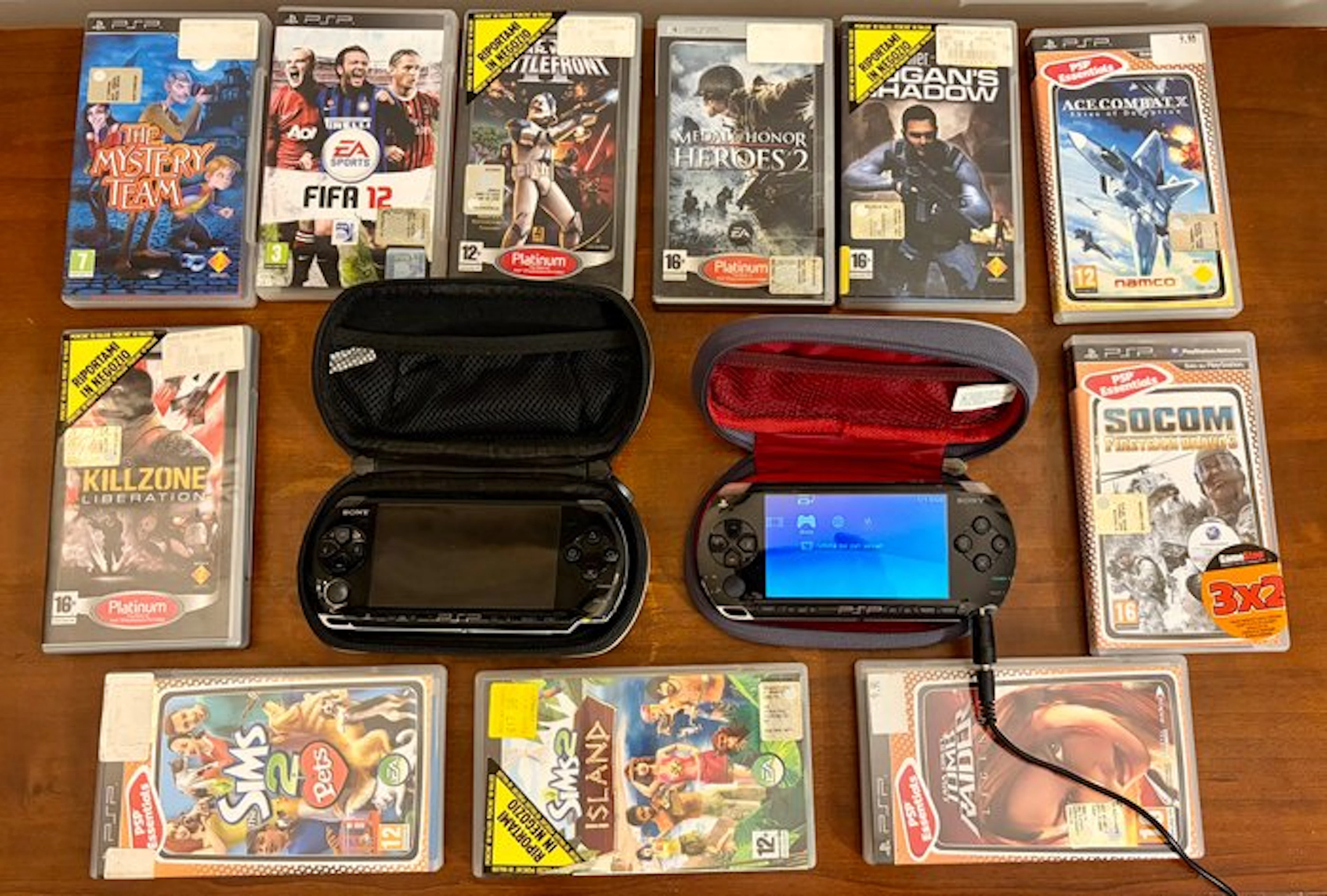 Sony - Playstation Portable (PSP) - Bundle PSP-1000-3000 più giochi