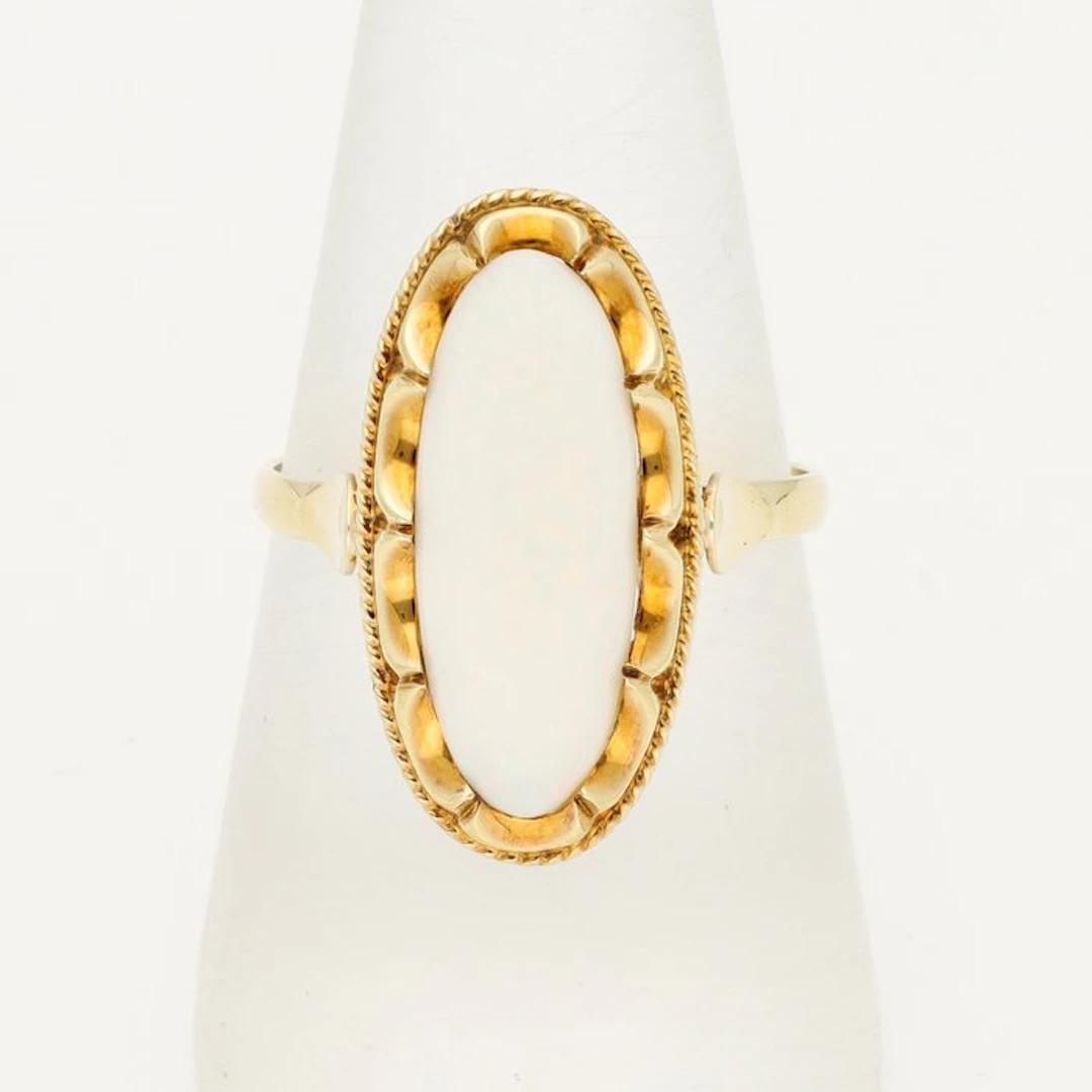 Ring - 14 kt. Yellow gold Opal