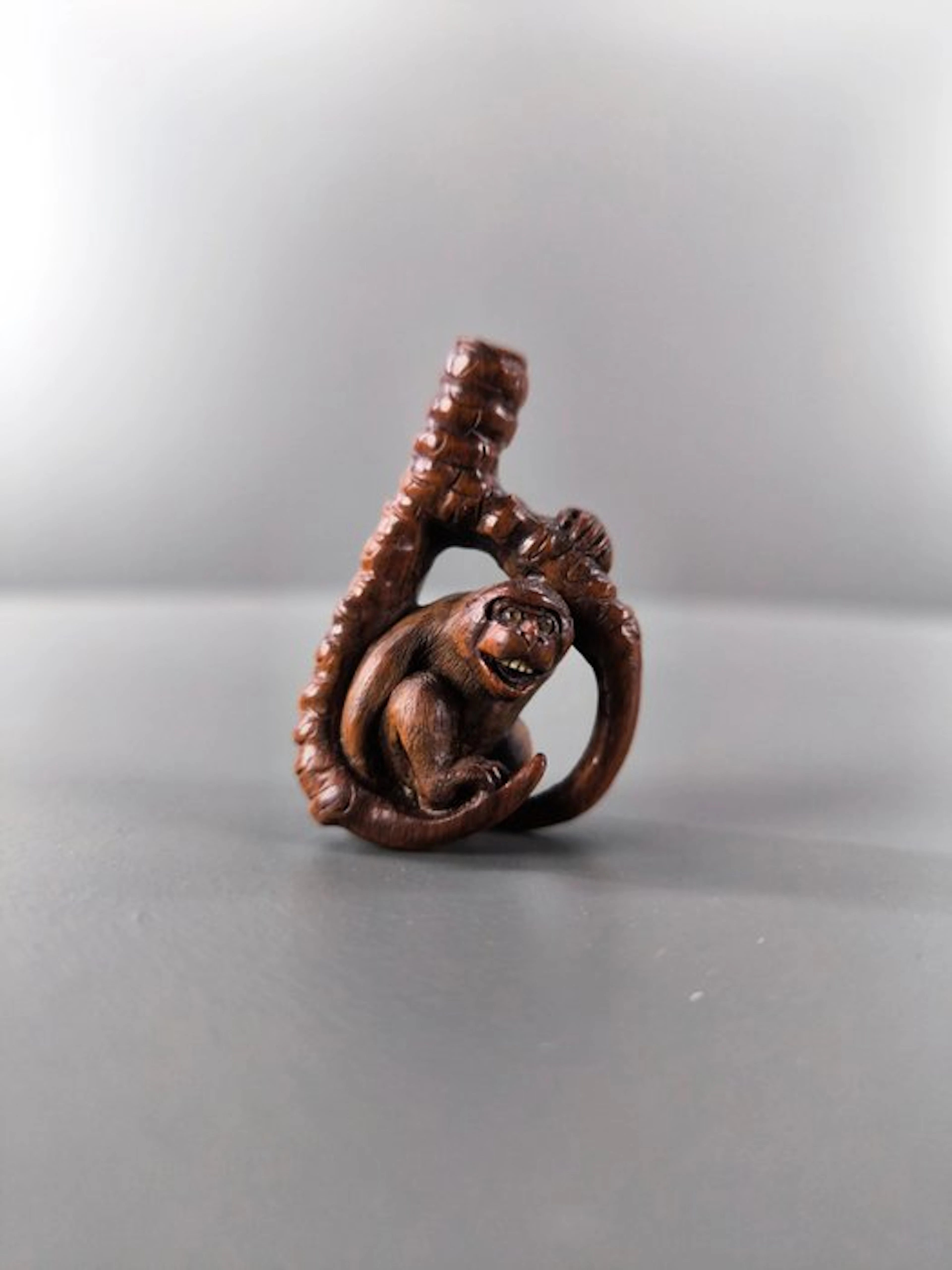 Japan - Meiji Era (1868-1912) Wood Netsuke katabori...