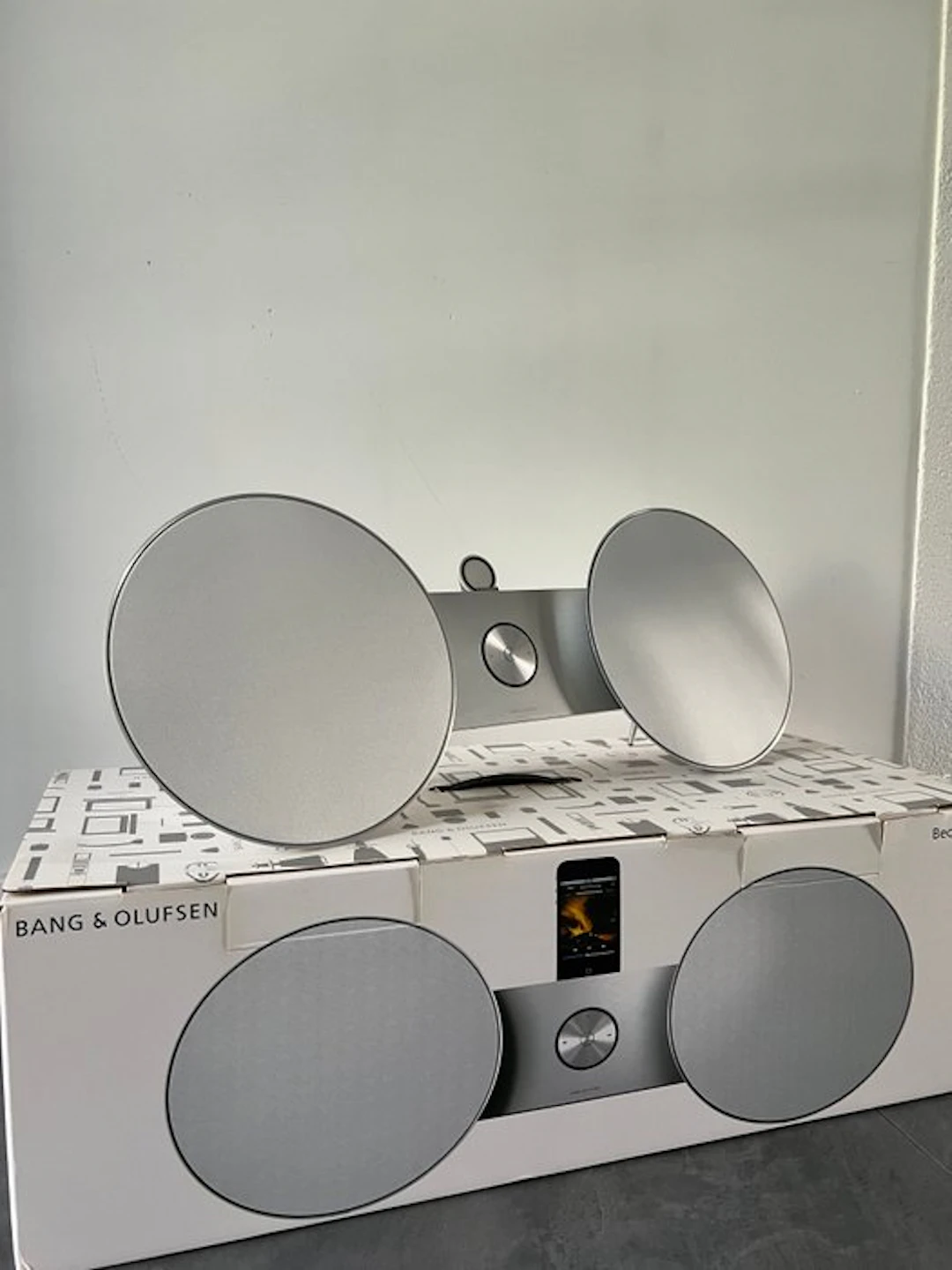 Bang & Olufsen - Beosound 8 - BLUETOOTH - ORIGINAL BOX Speaker