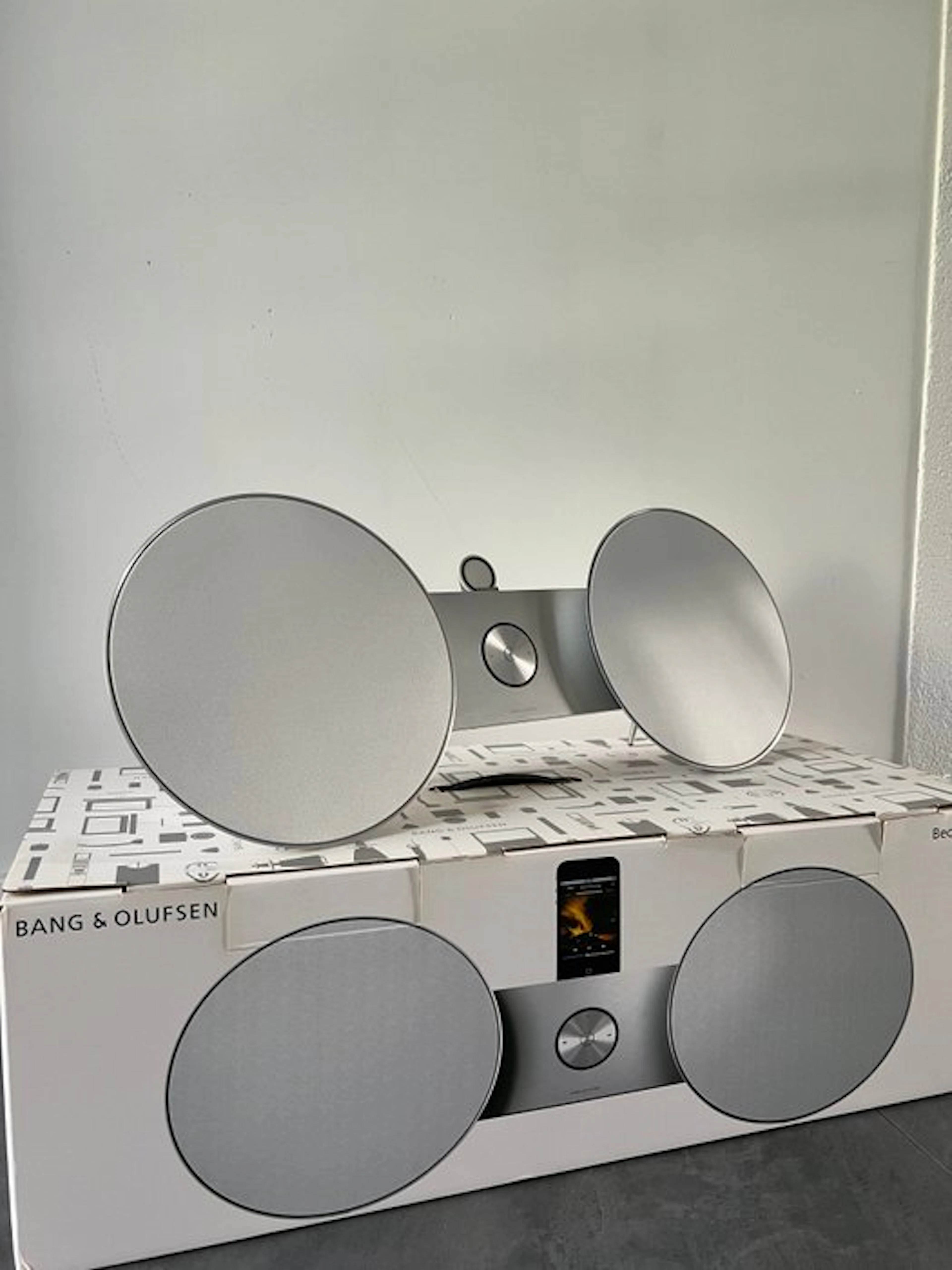 Bang & Olufsen - Beosound 8 - BLUETOOTH - ORIGINAL BOX Speaker