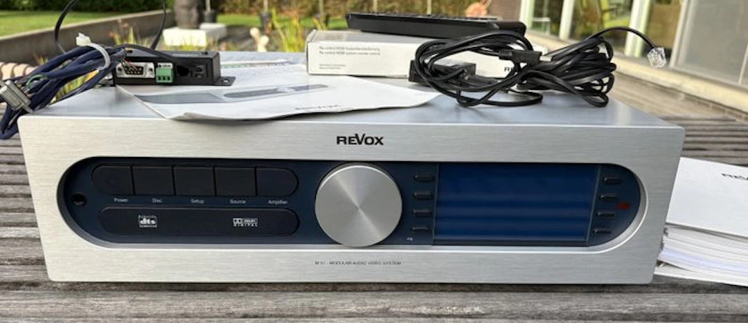 Revox - M51 / Multi-Room High-End AV System Solid state integrated amplifier