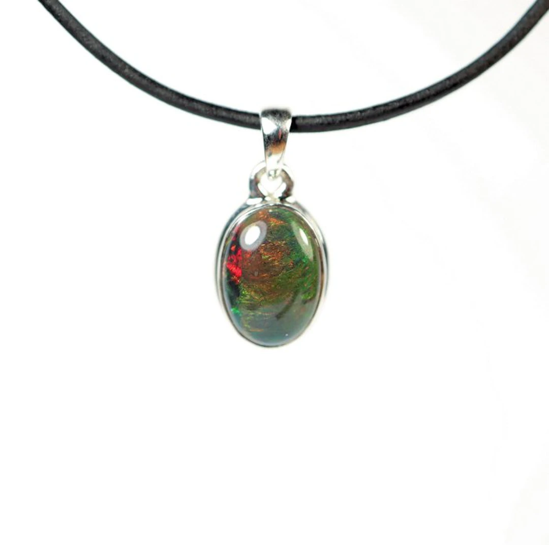 Black Chalama Opal Pendant / cabochon / new- 2 g - (1)