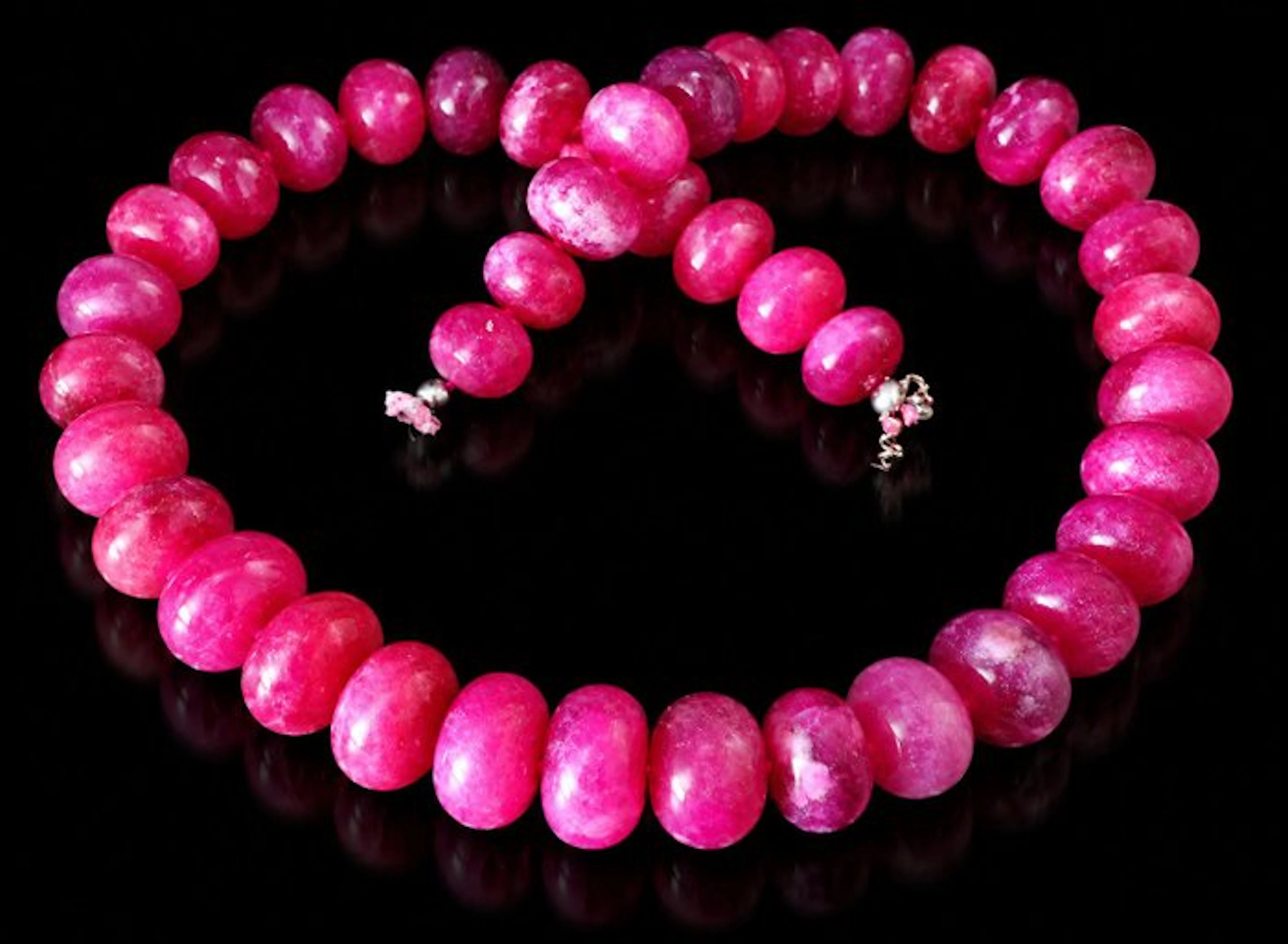 Stunning quality rubies - strand of 43 flattened round...