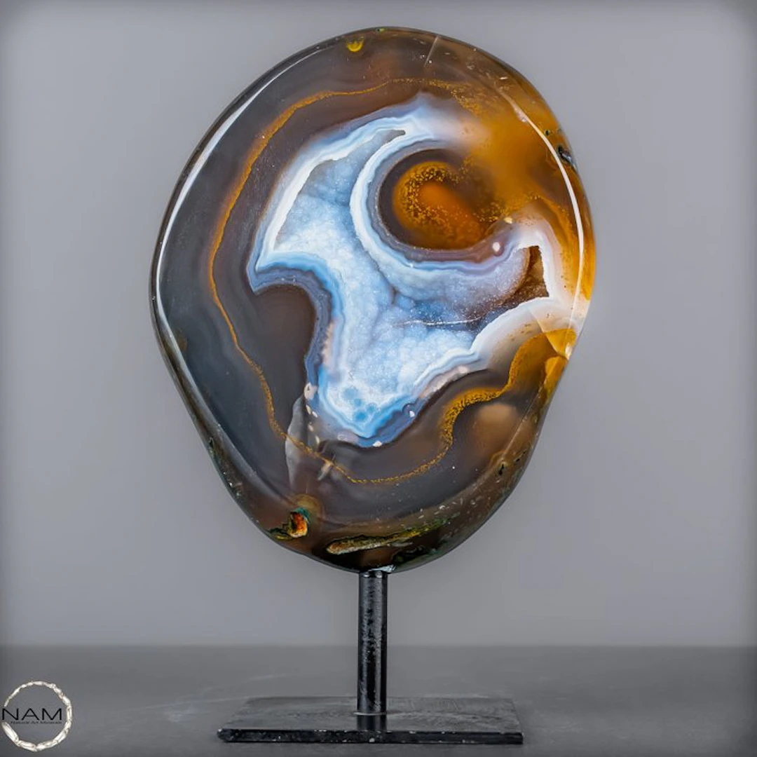 Agate-Chalcedony Druzy on Stand – The Hidden Crystal...
