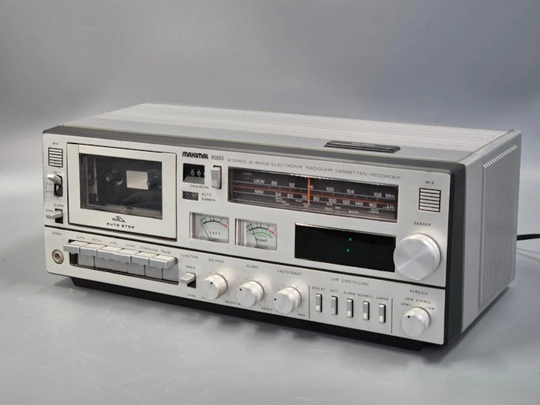 Maximal - 9500S Clock Radio with Integrated Cassette recorder-player