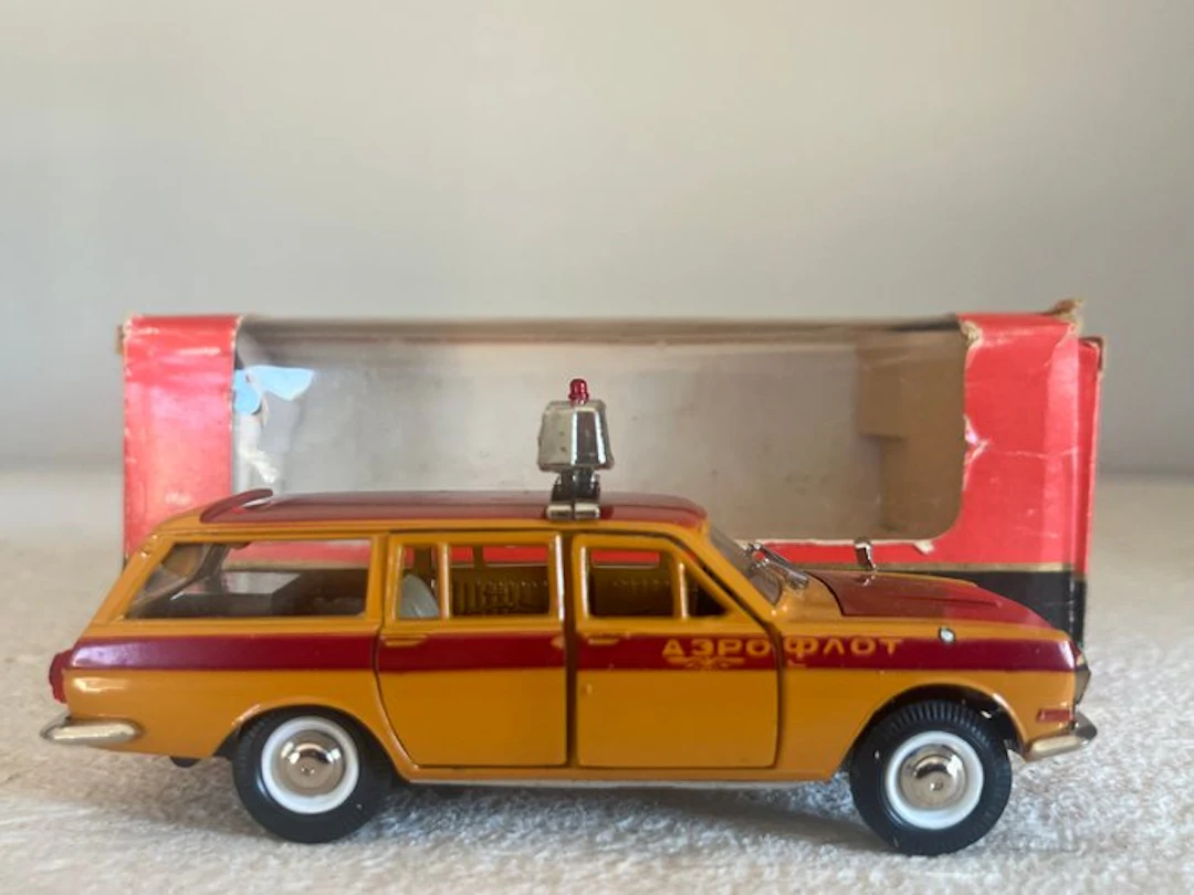 Prodotto in URSS 1:43 - Model car - Moskvich 412