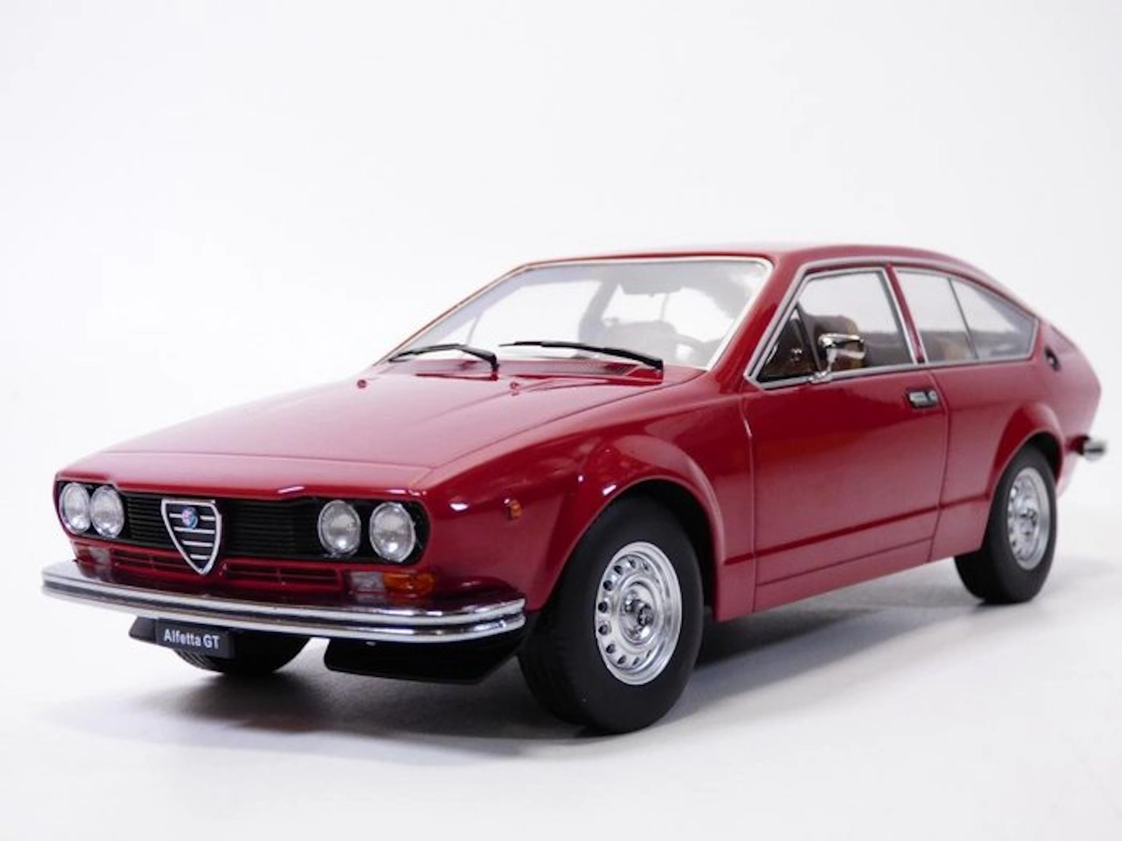 KK-Scale 1:18 - Model coupé - Alfa Romeo Alfetta GT
