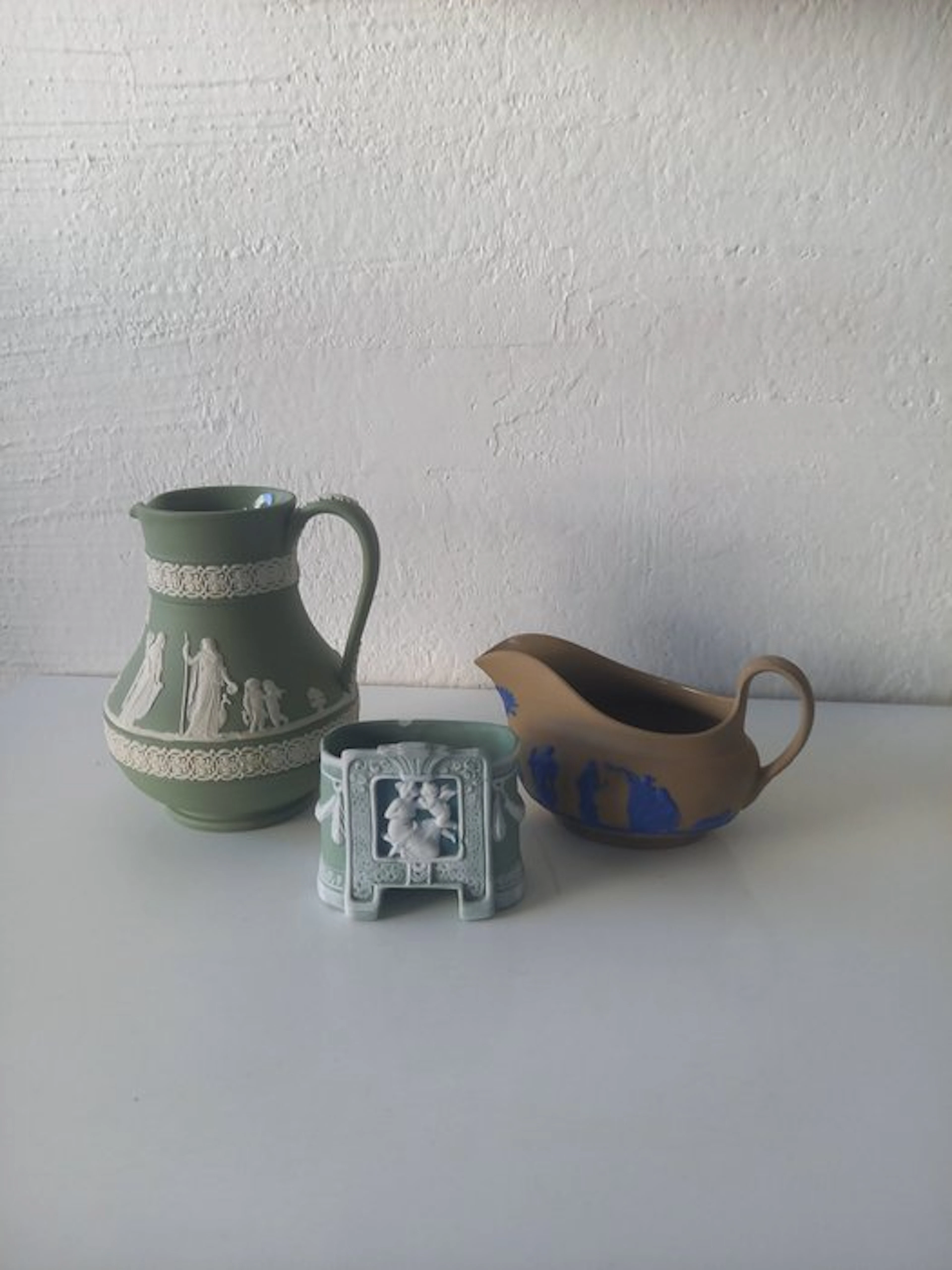 Wedgwood - Jug (3) - Stoneware - Pitcher, sauceboat and pot