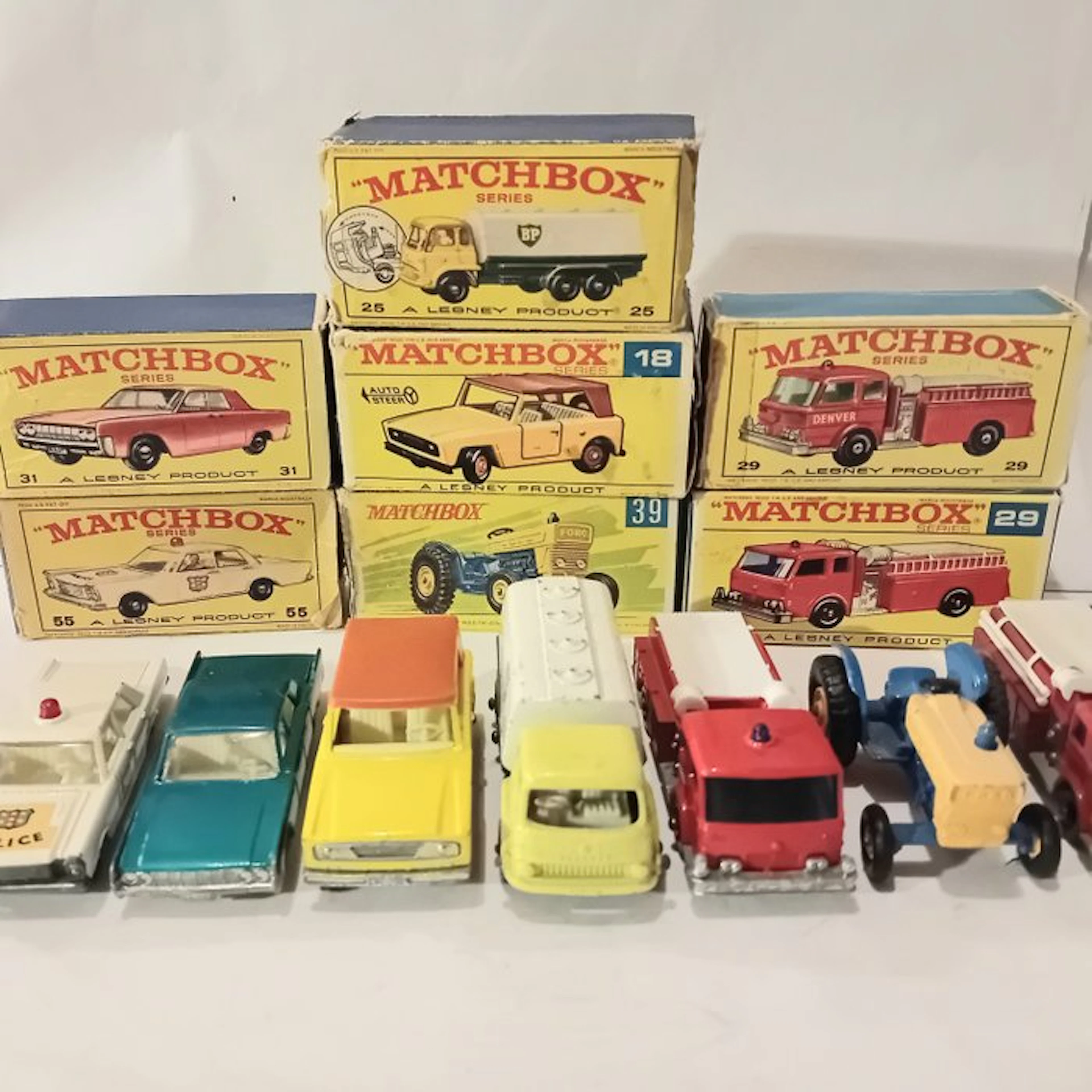 Matchbox 1:64 - Model car (7) - Ford Police (55) Lincoln...