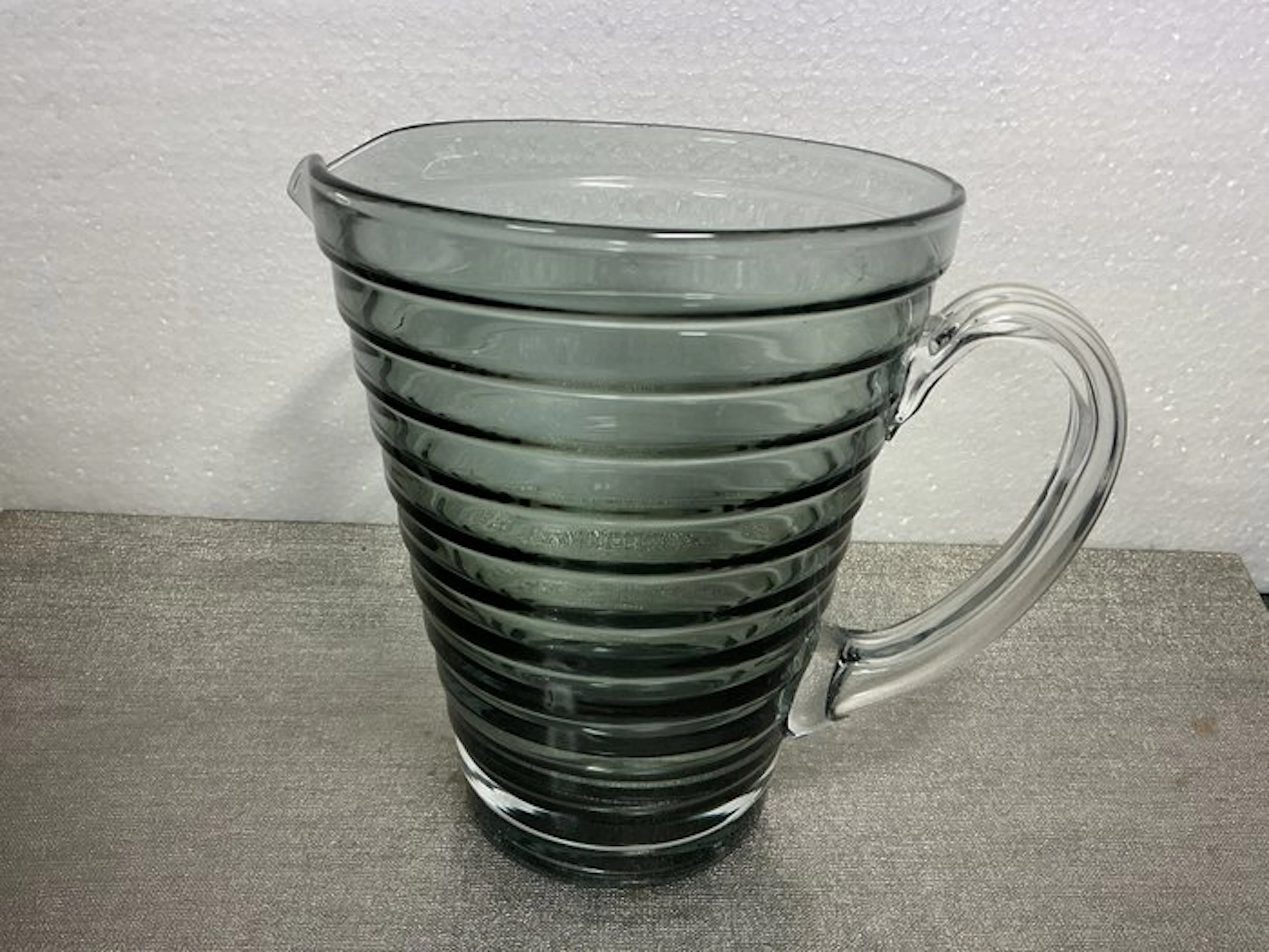 Iittala - Aino Aalto - Measuring cup - Glass - Smoke ribbed water jug