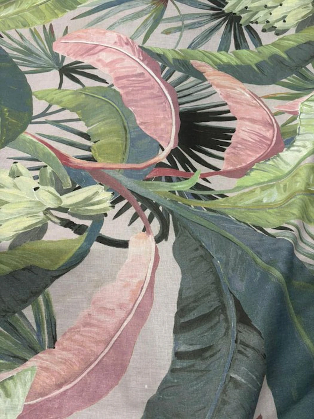 Tropical shades 100% linen — Tropical Leaf on a light...
