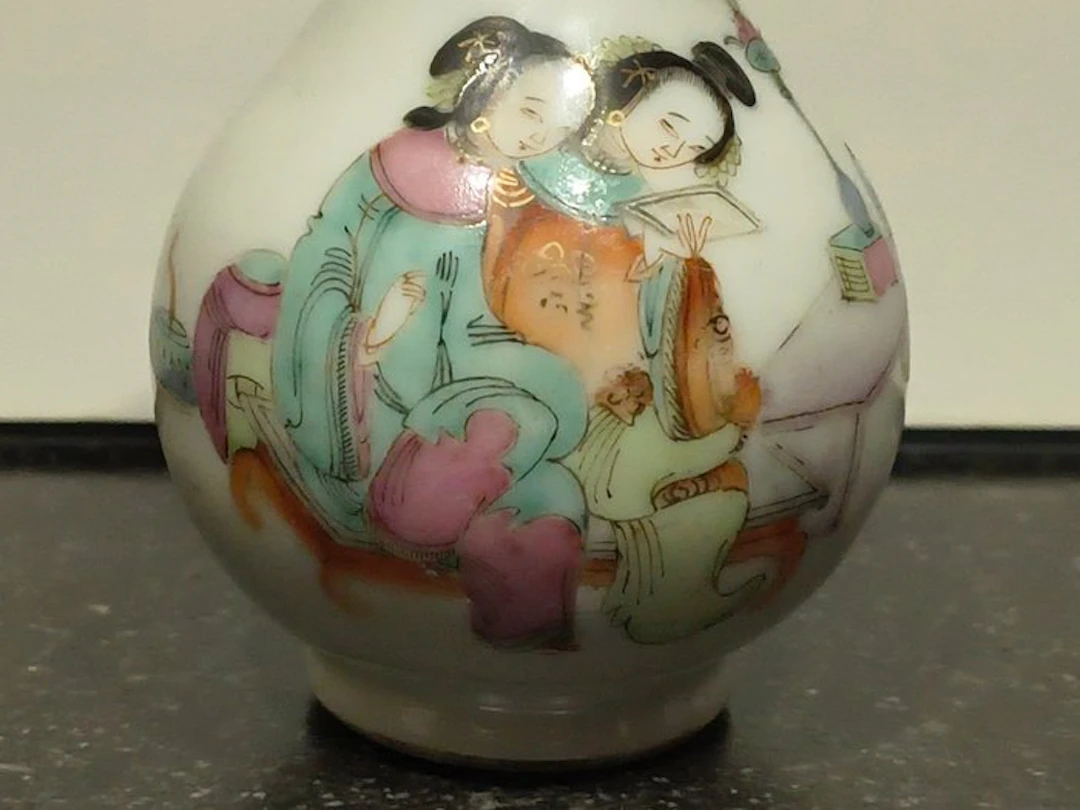Vase - Porcelain - China - Qing Dynasty (1644-1911)...