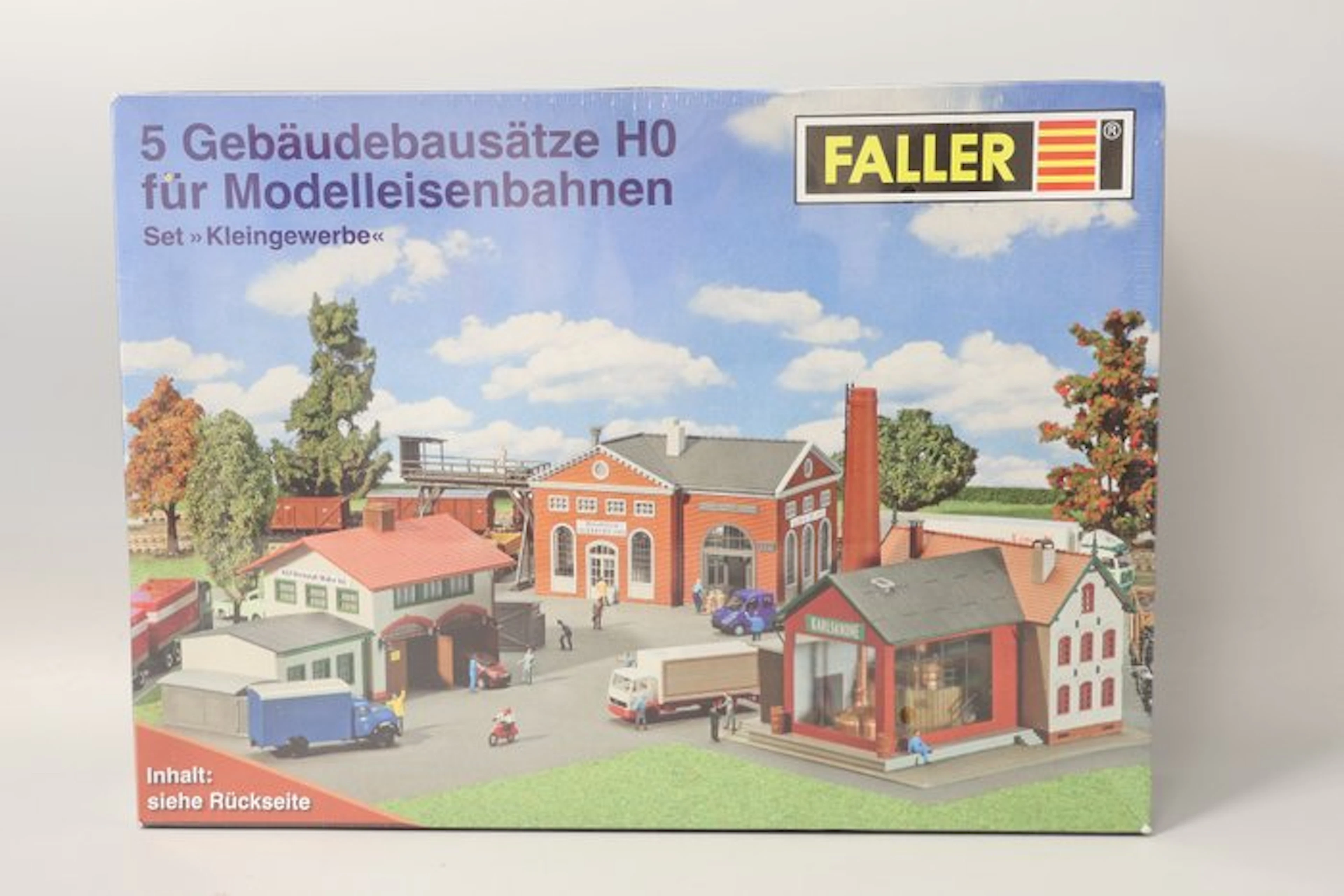 Faller H0 - Model train scenery (1)