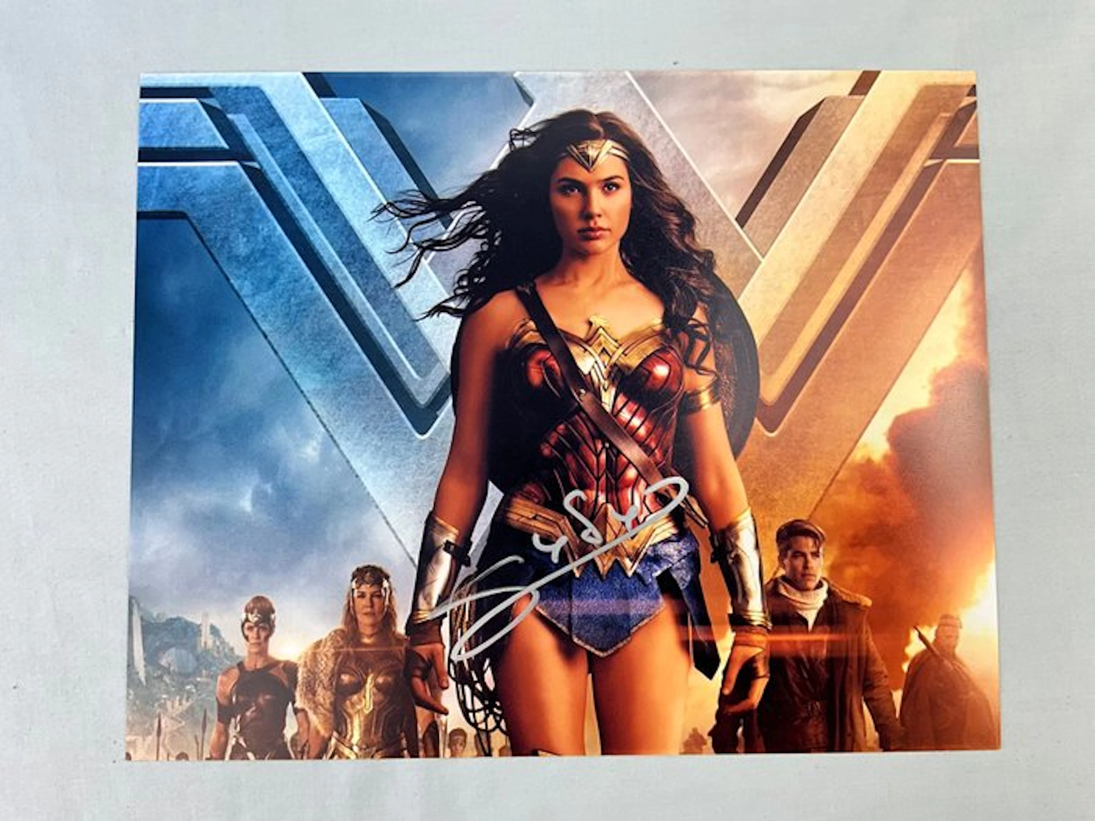 Gal Gadot - signed photograph - 8 x 10 inch - Wonder Woman