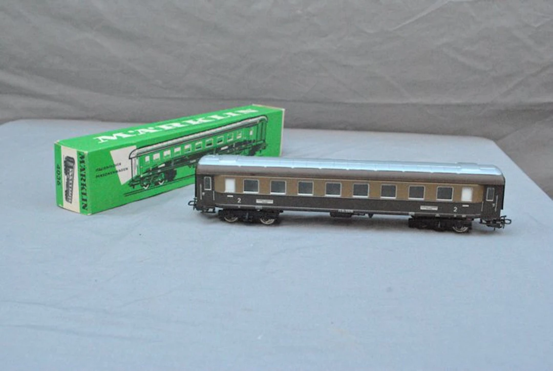 Märklin H0 - Model train (1) - Marklin Italian coach 4036 with original