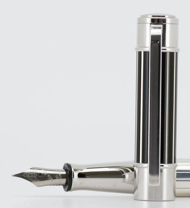 Diplomat - Aero Stripes Black - No reserve price - Fountain pen